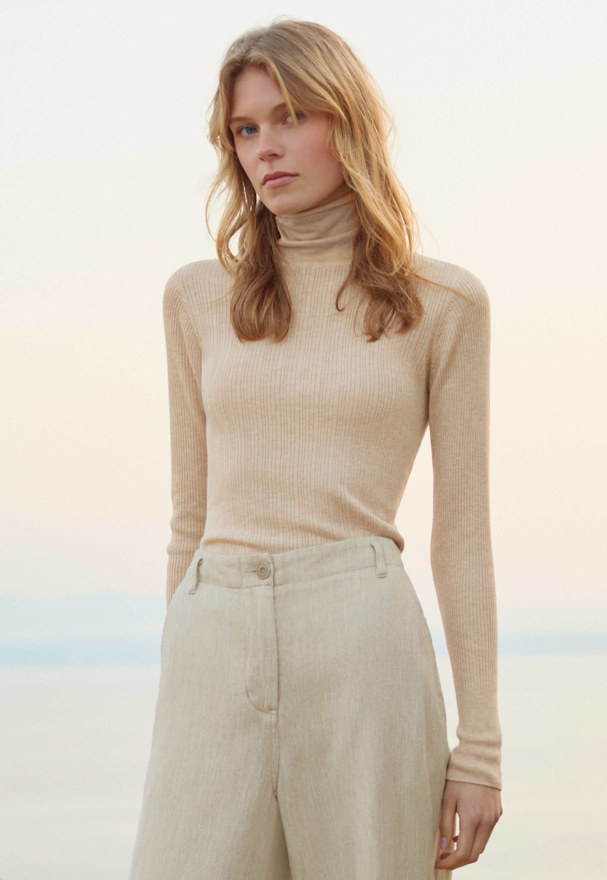 Bluse mit rundem Kragen