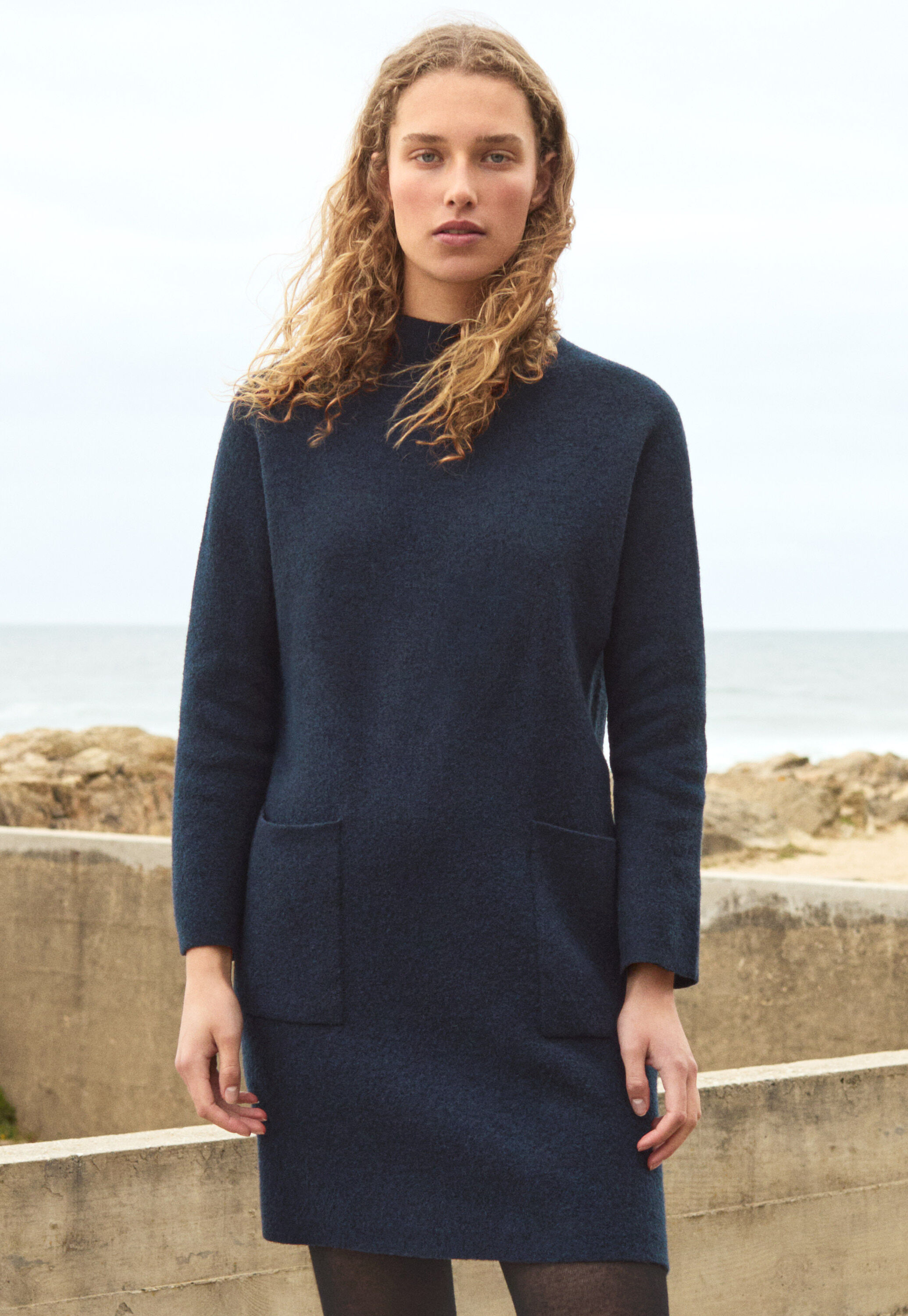 Kleid mit Peplum-Saum