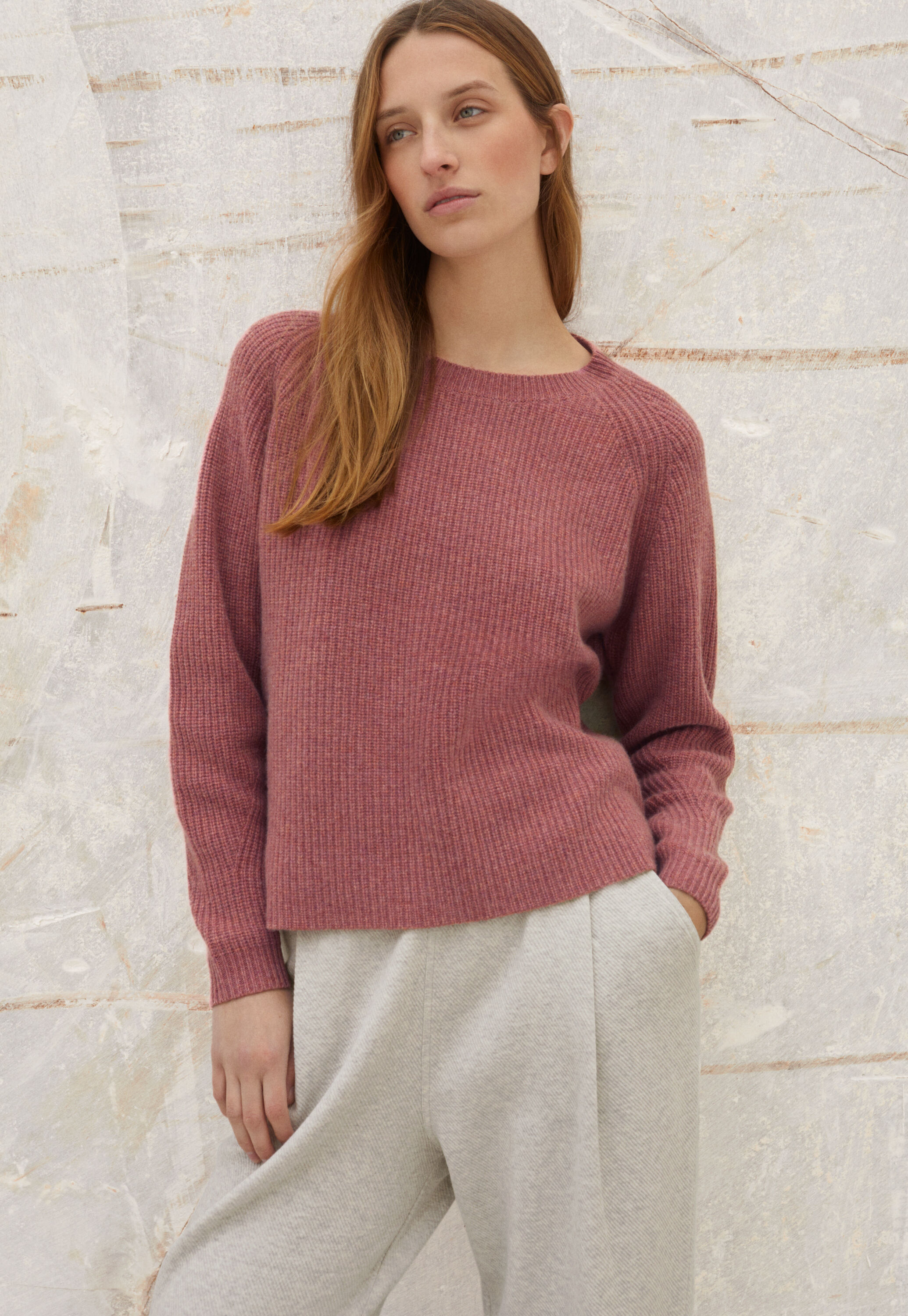 Gerippter Pullover mit Rundhalsausschnitt