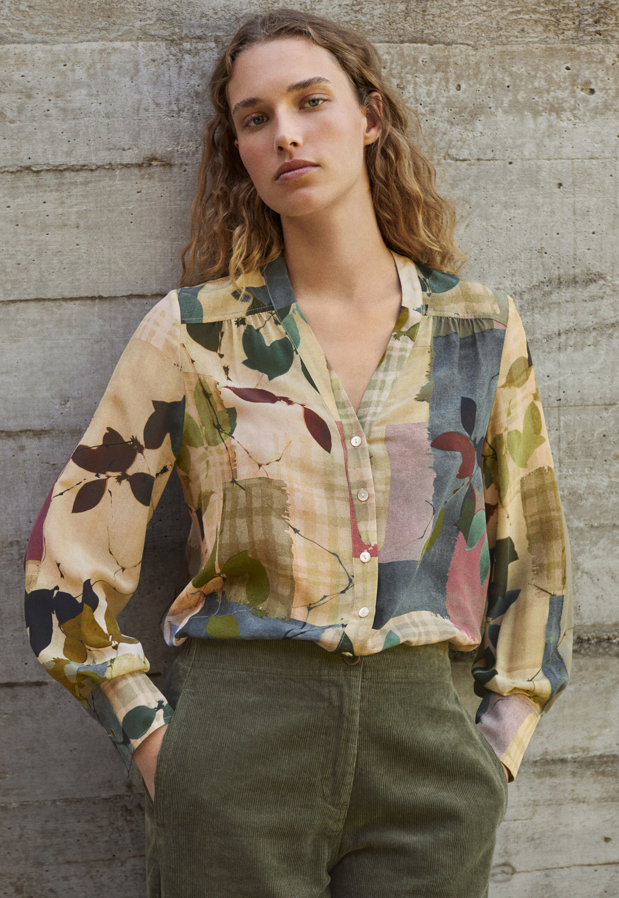 Bluse mit aufgesetzter Tasche
