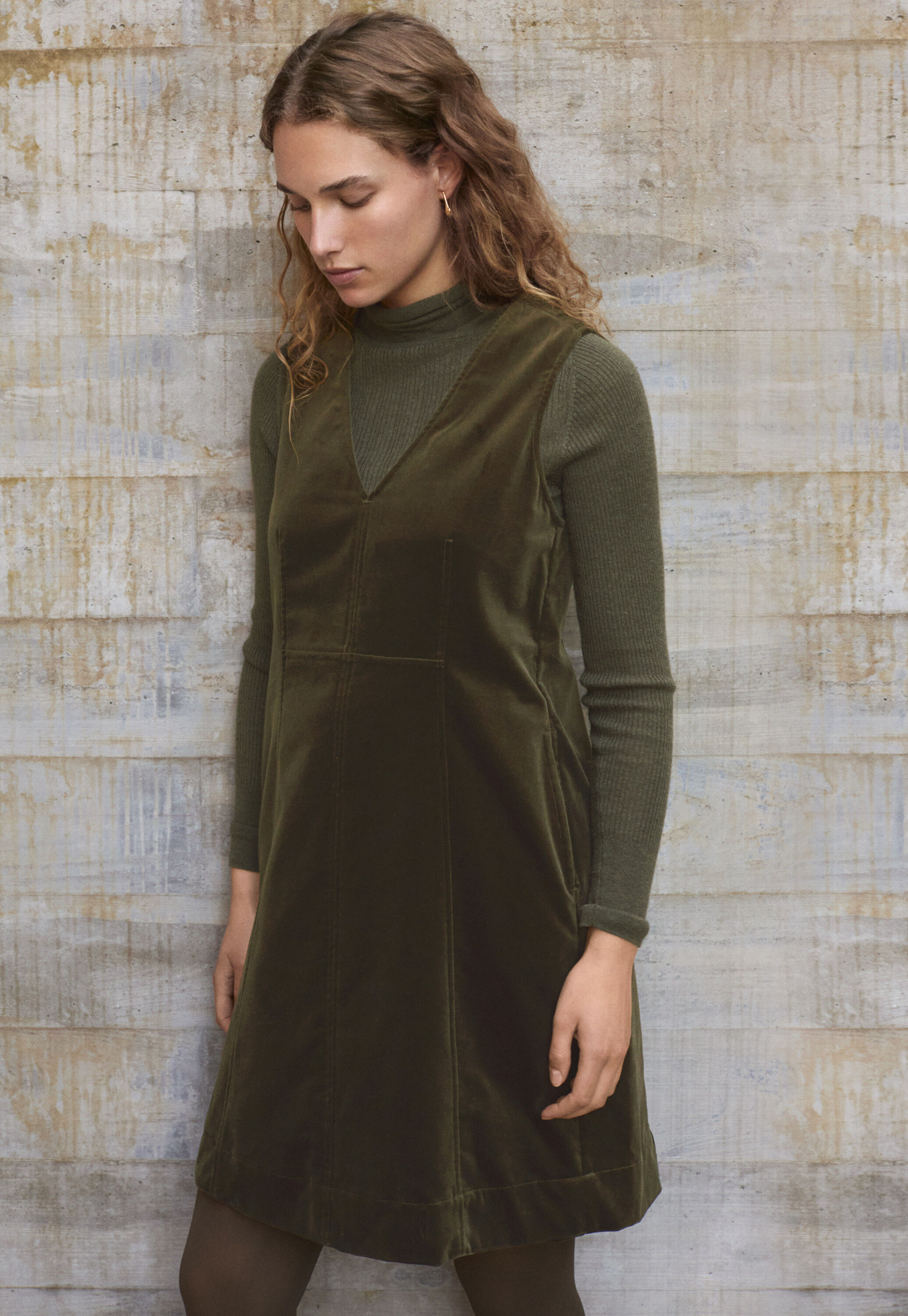 &Auml;rmelloses Samtkleid
