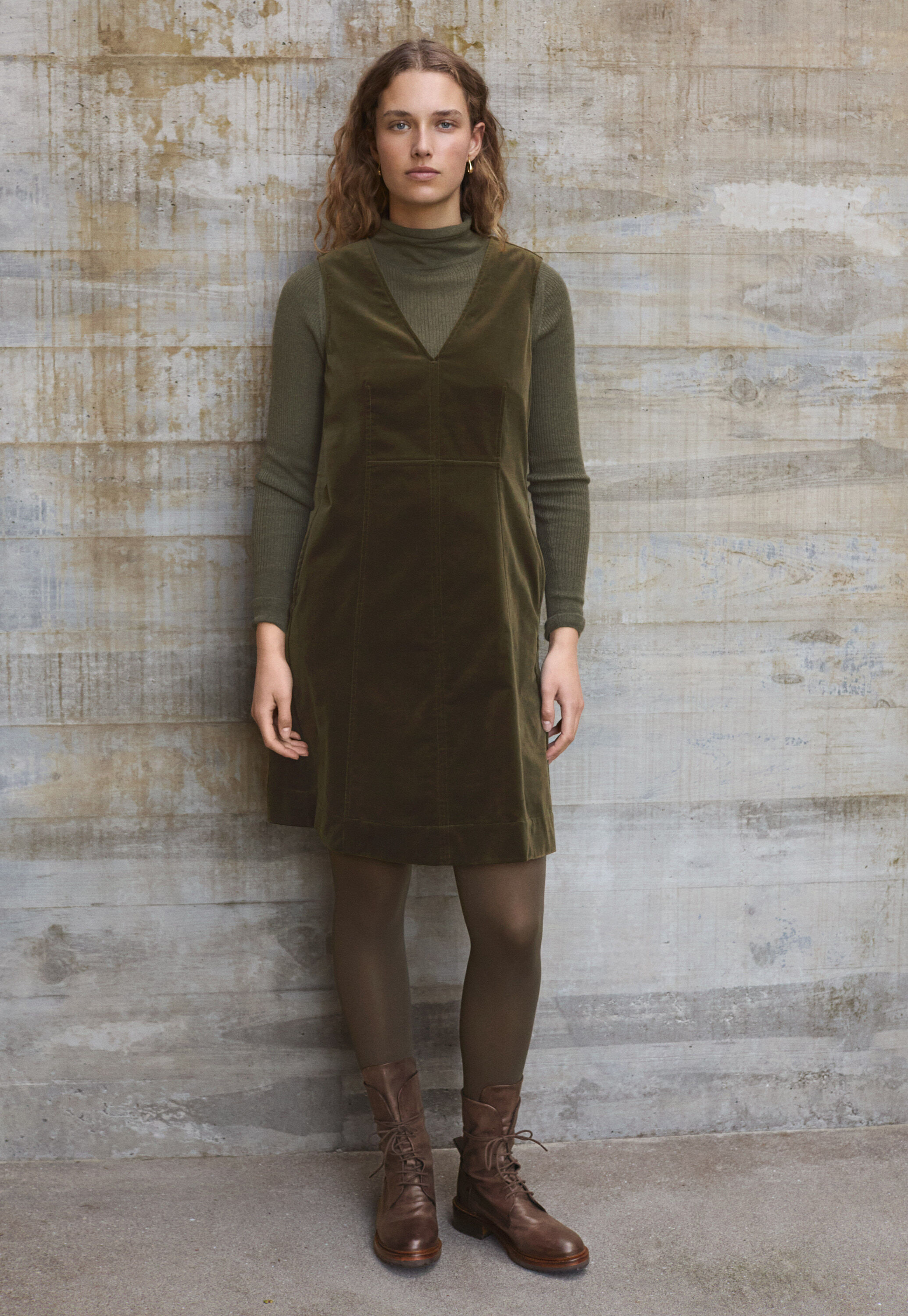 &Auml;rmelloses Samtkleid