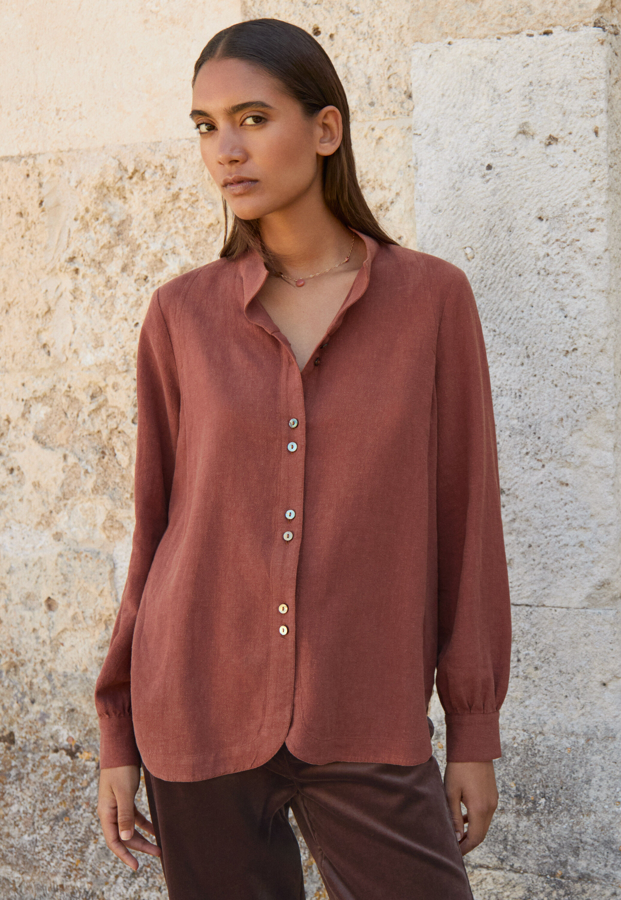 Bluse mit Trichterkragen