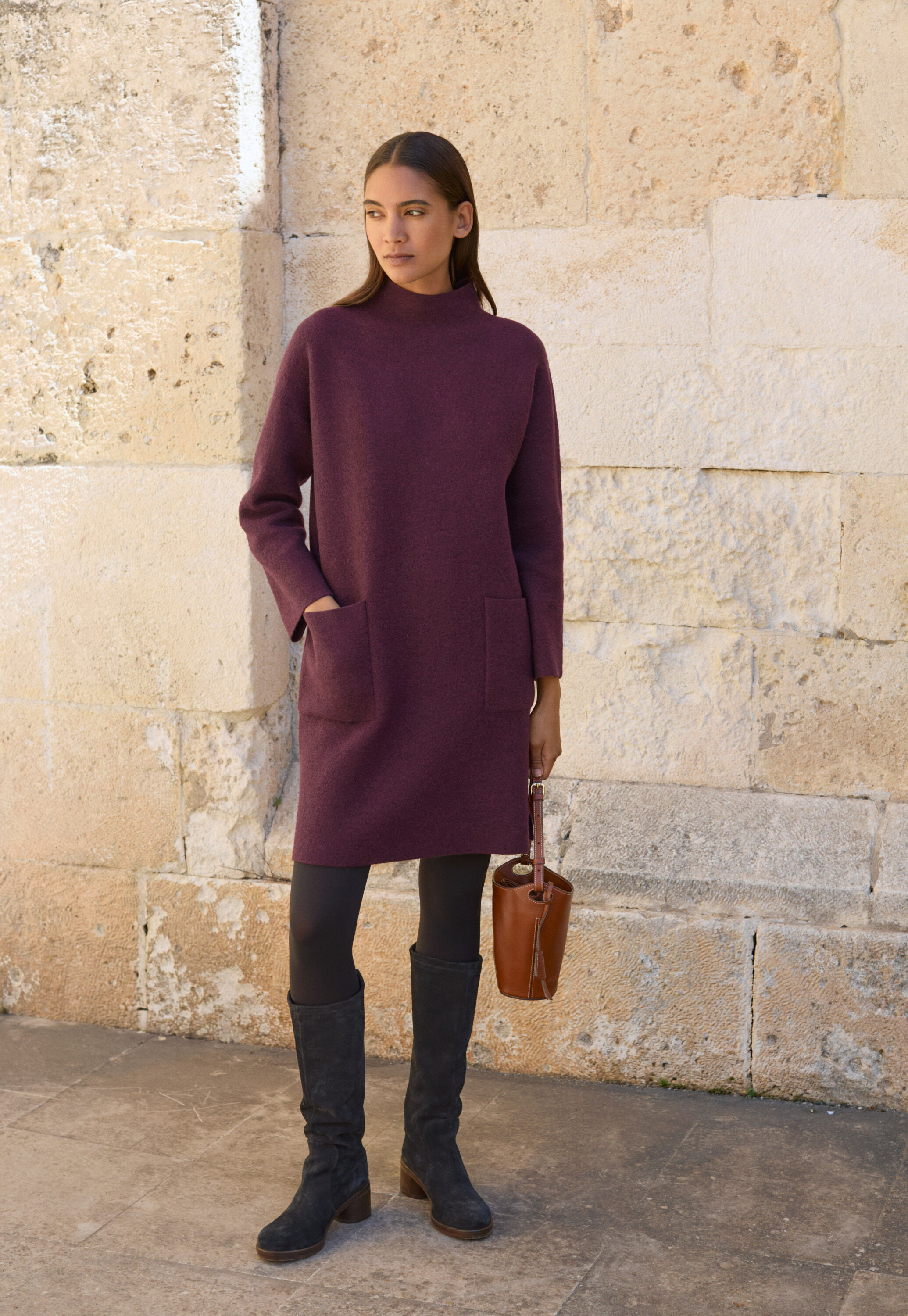 Kleid mit aufgesetzten Taschen, Aubergine, large