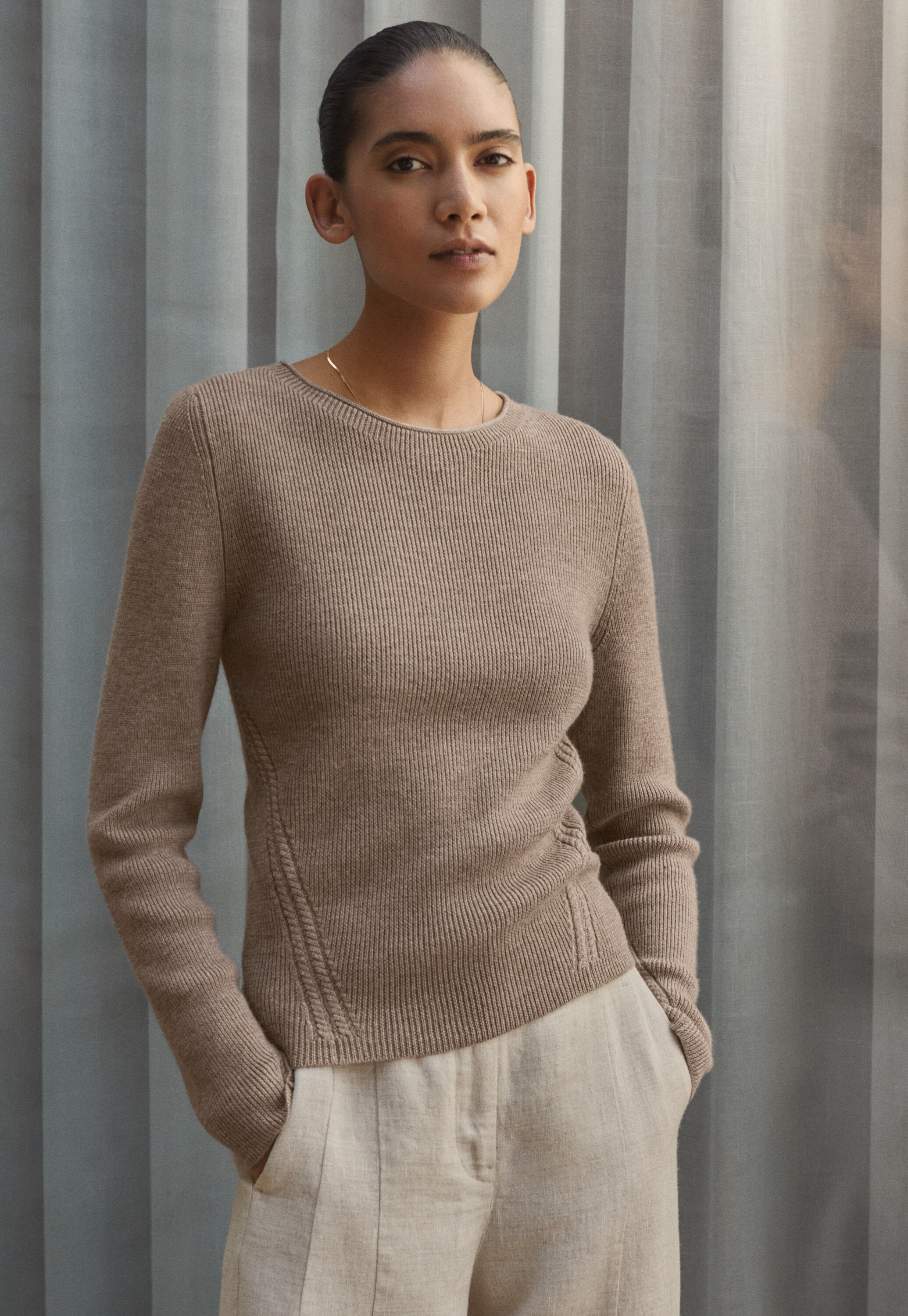 Kleid mit Peplum-Saum