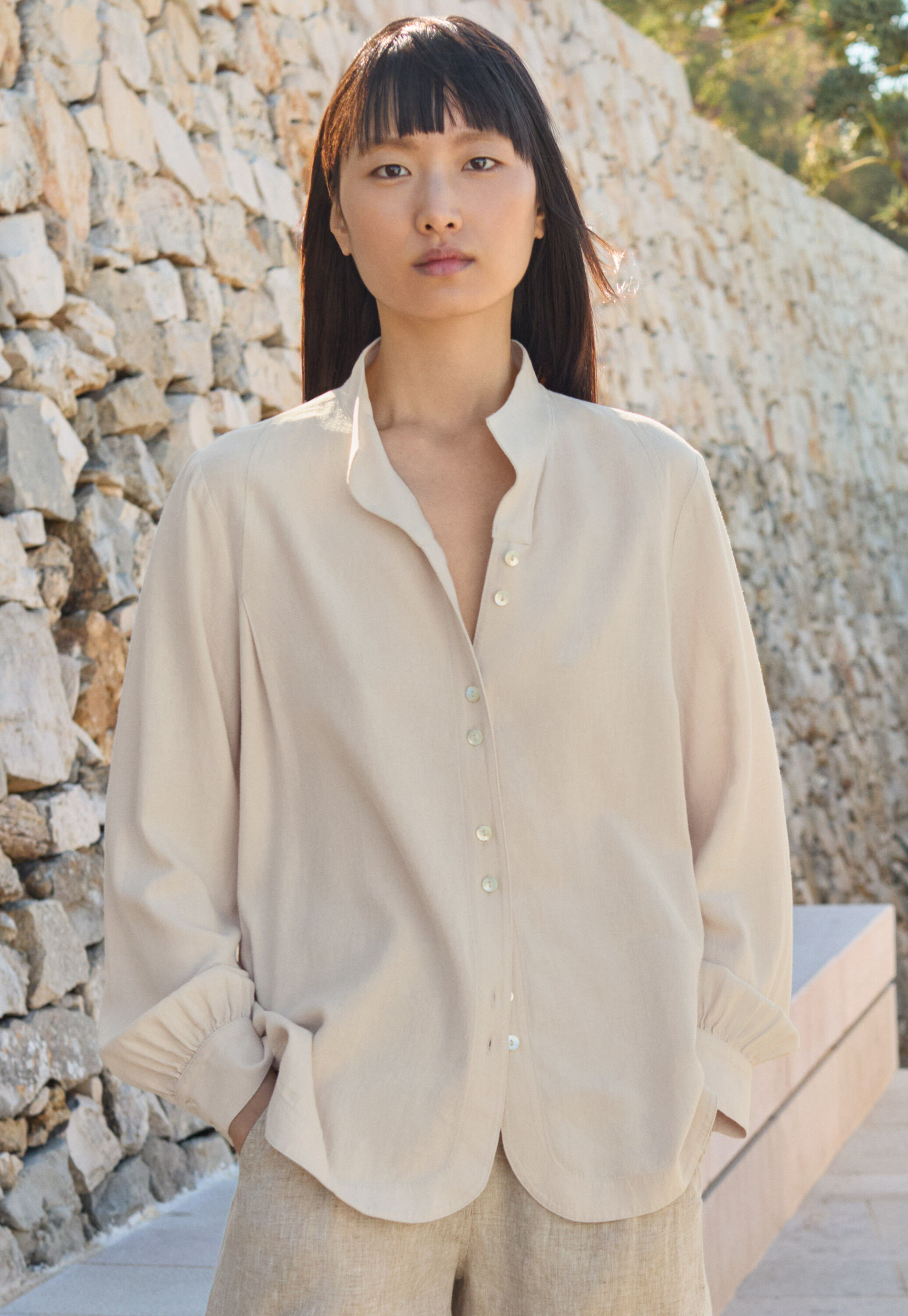 Bluse mit geschwungenen &Auml;rmeln