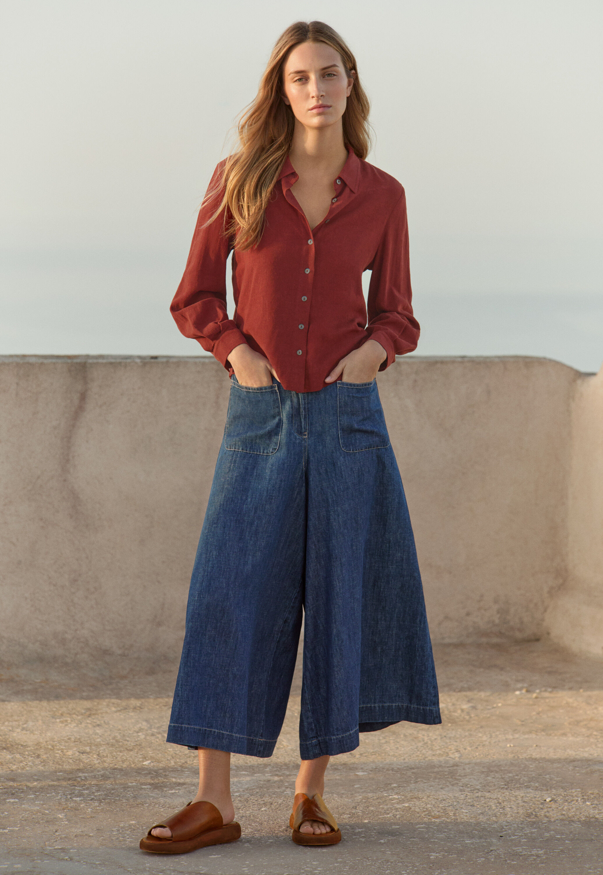Bluse mit geschwungenen &Auml;rmeln