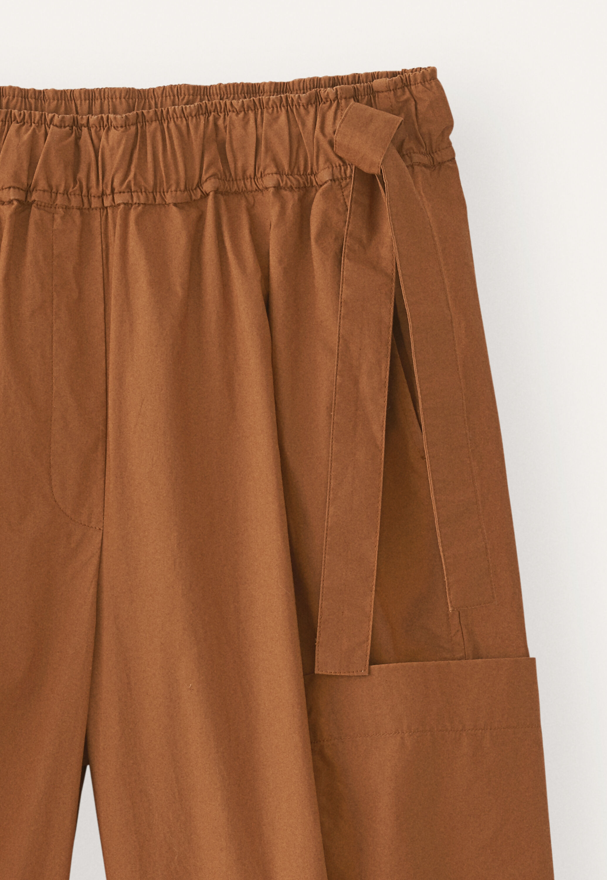 K&uuml;rzer geschnittene Schlupfhose