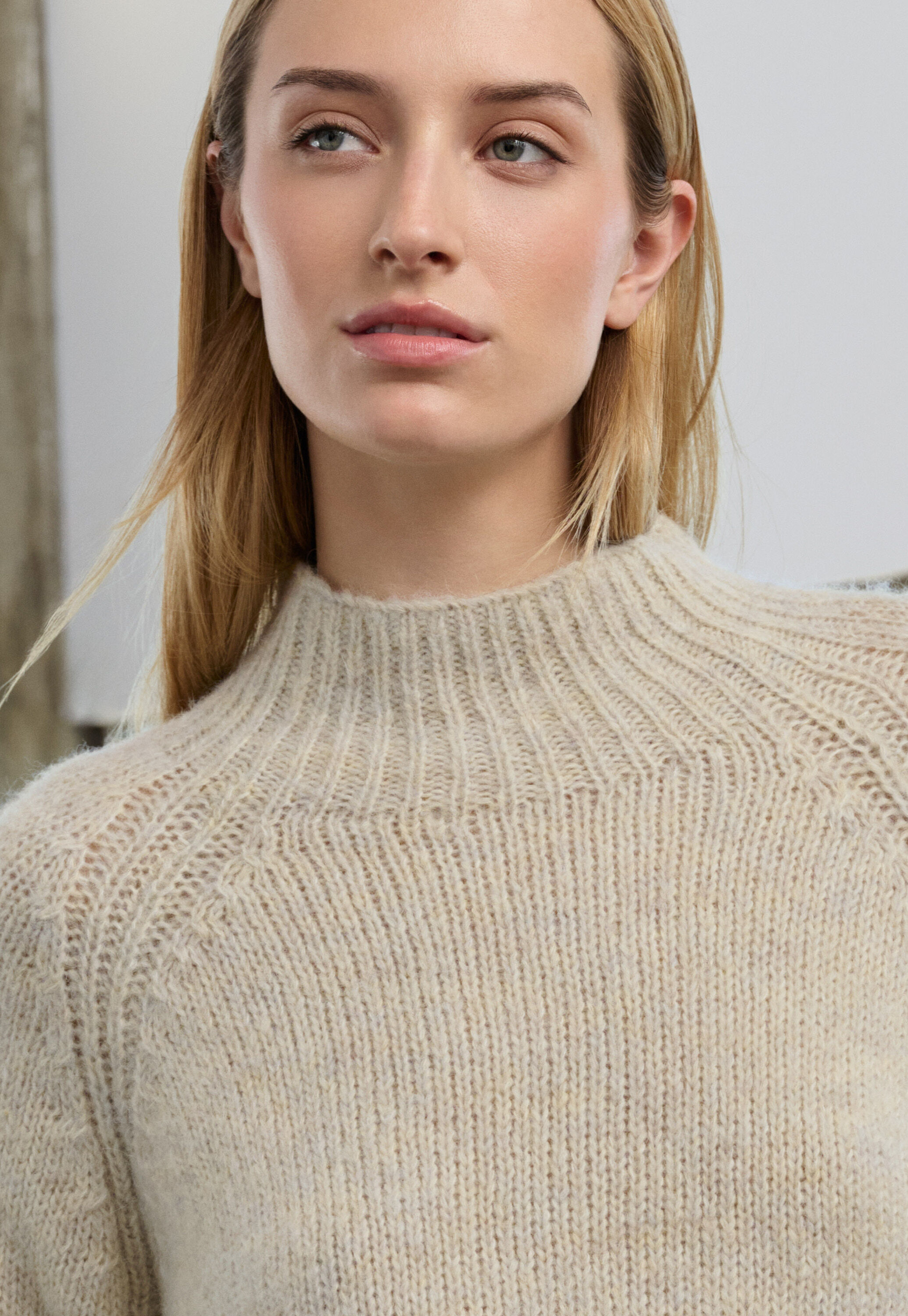 Raglanpullover mit Trichterkragen, Naturstein, large