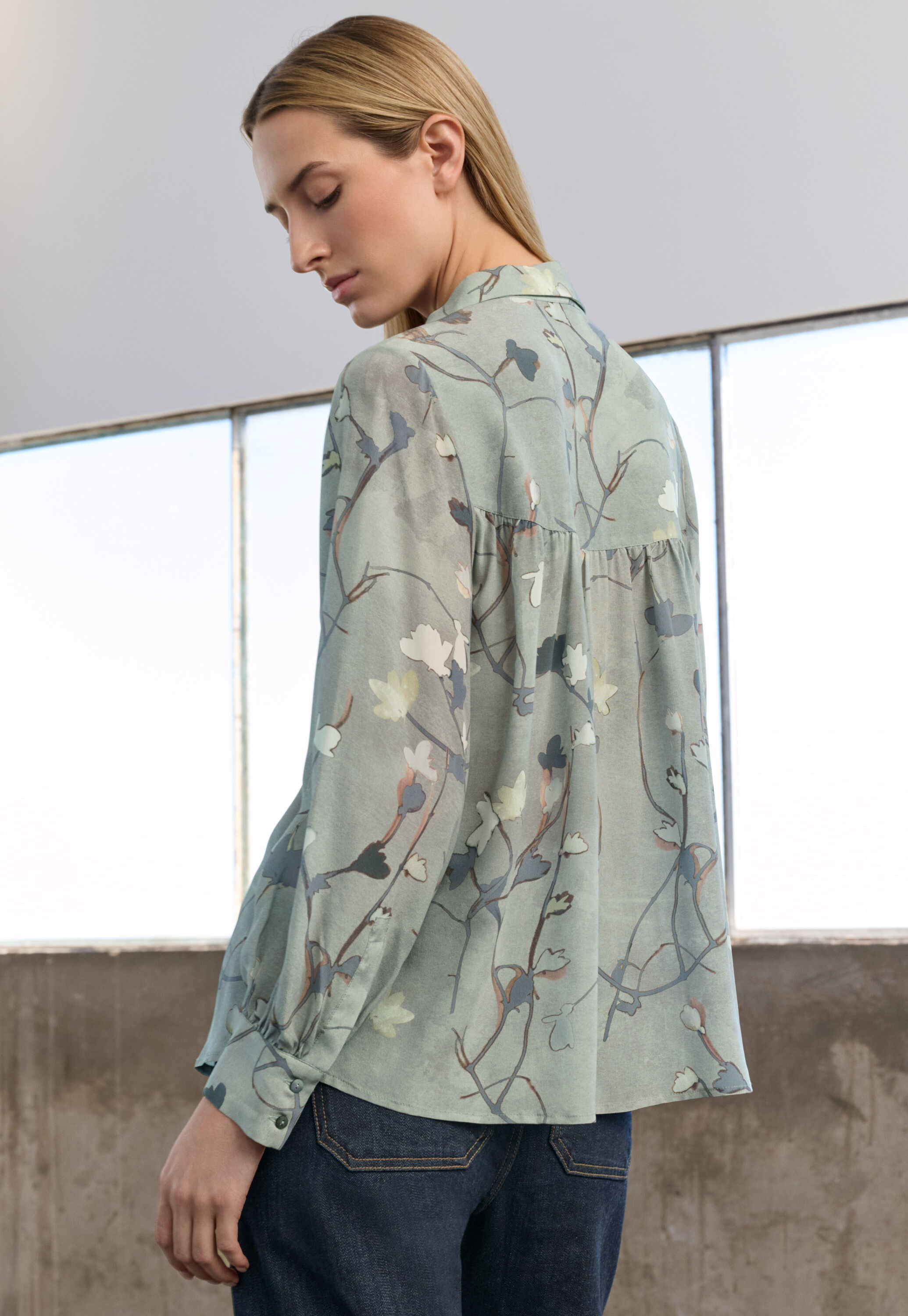 Bedruckte Bluse, Warmes Grau, large