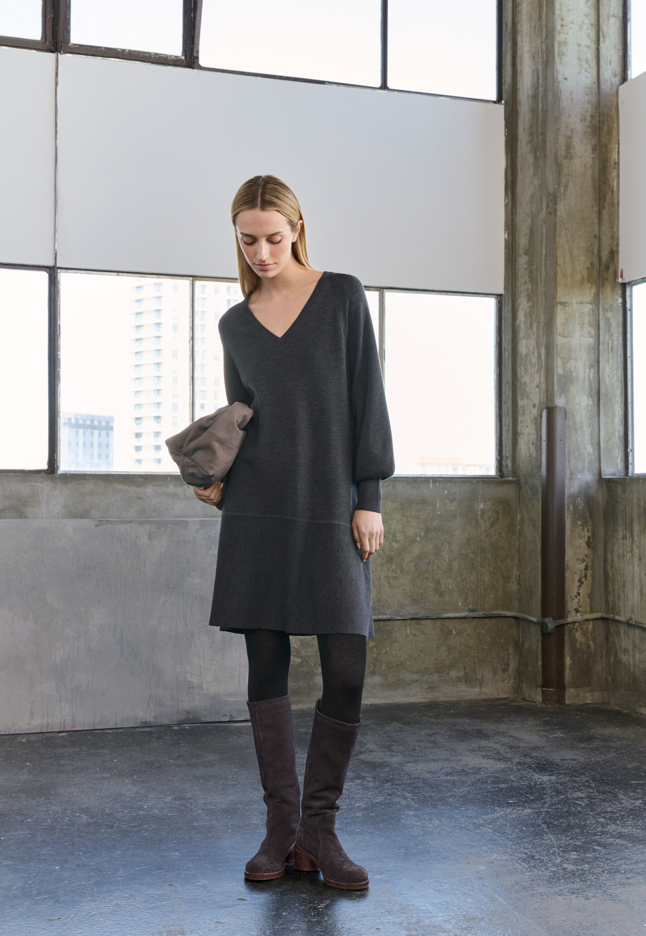 Kleid mit Peplum-Saum
