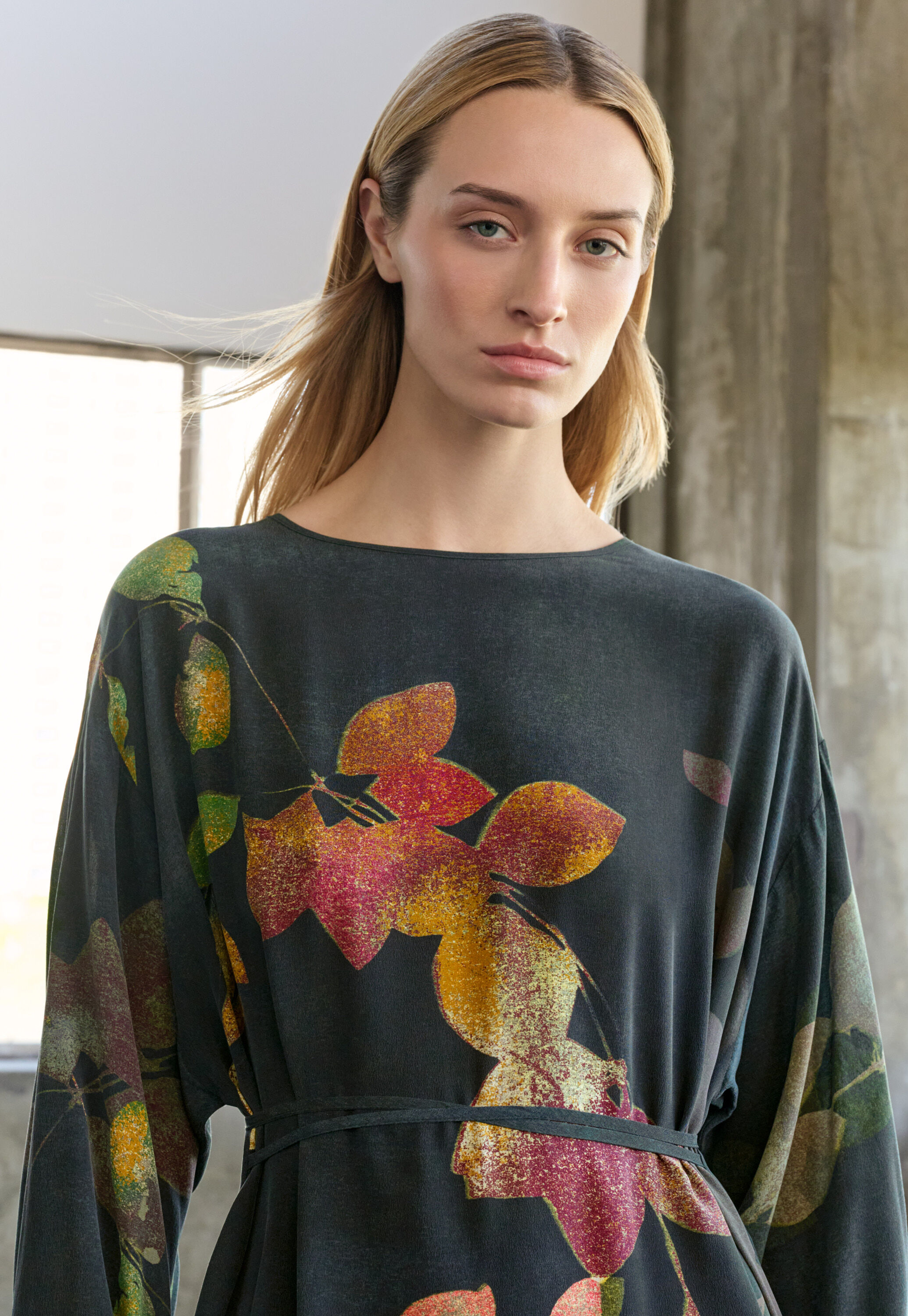 Kleid mit Print und Bindeb&auml;ndern