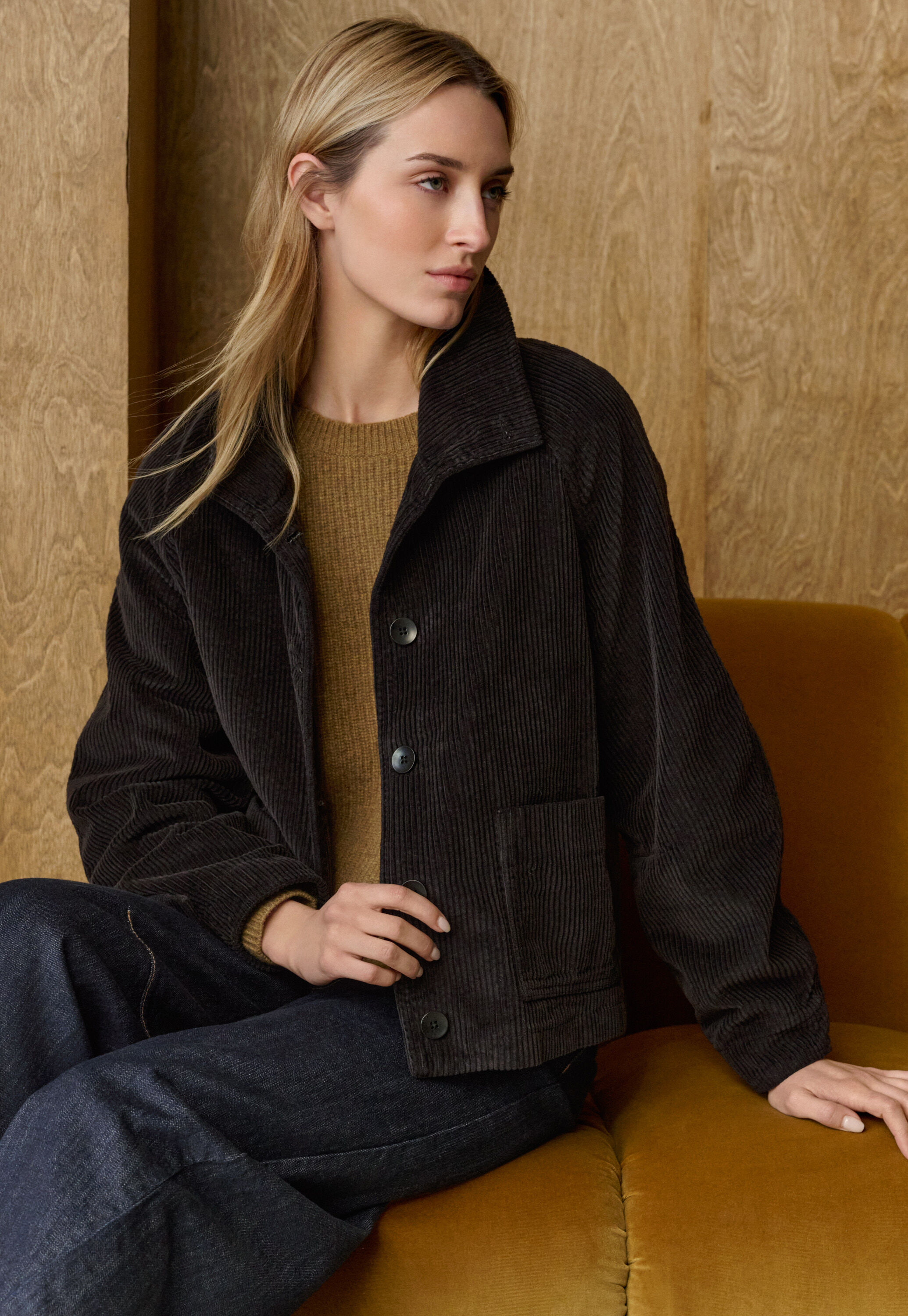 Gerippter Pullover mit Rundhalsausschnitt
