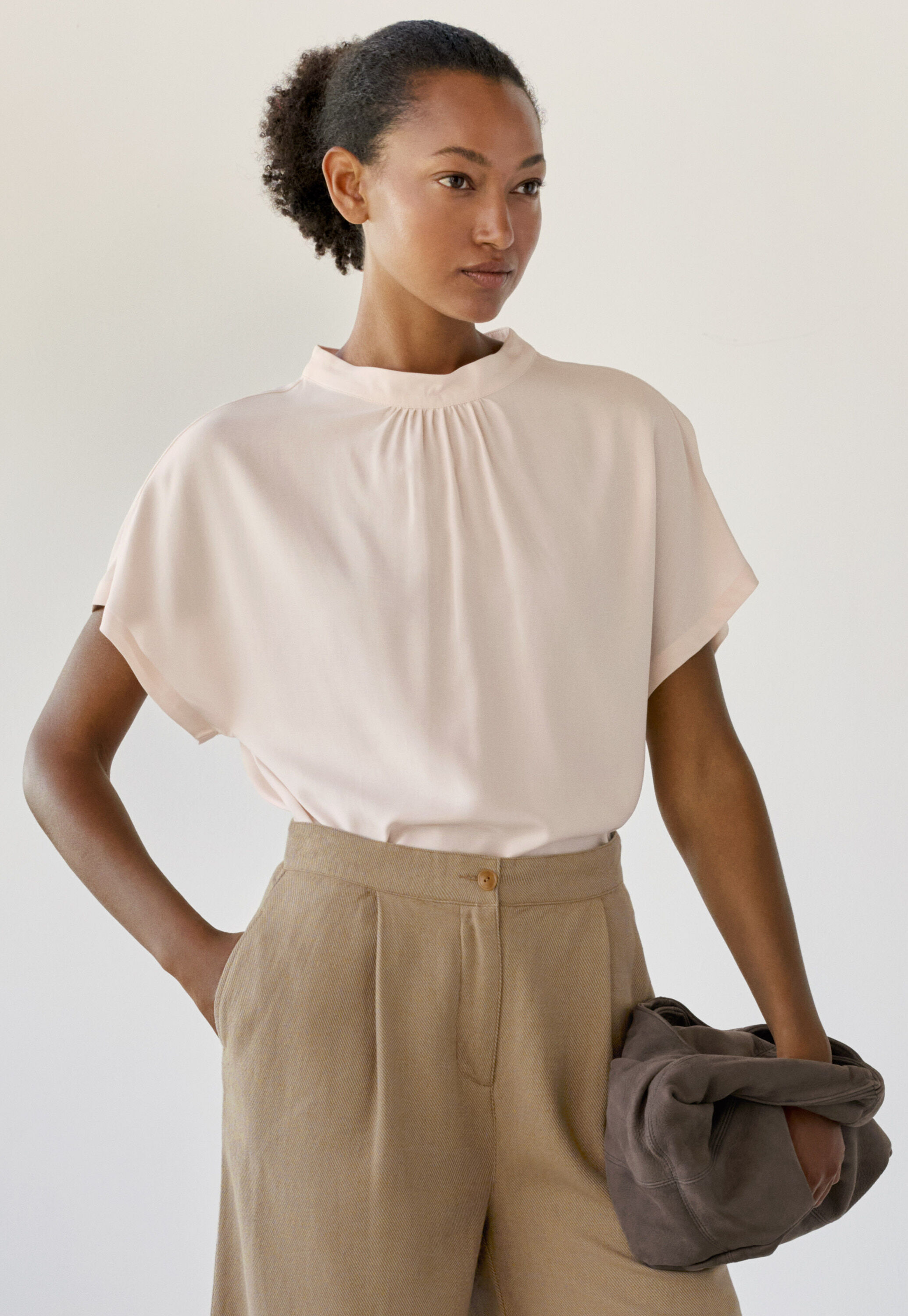 Kleid mit Peplum-Saum