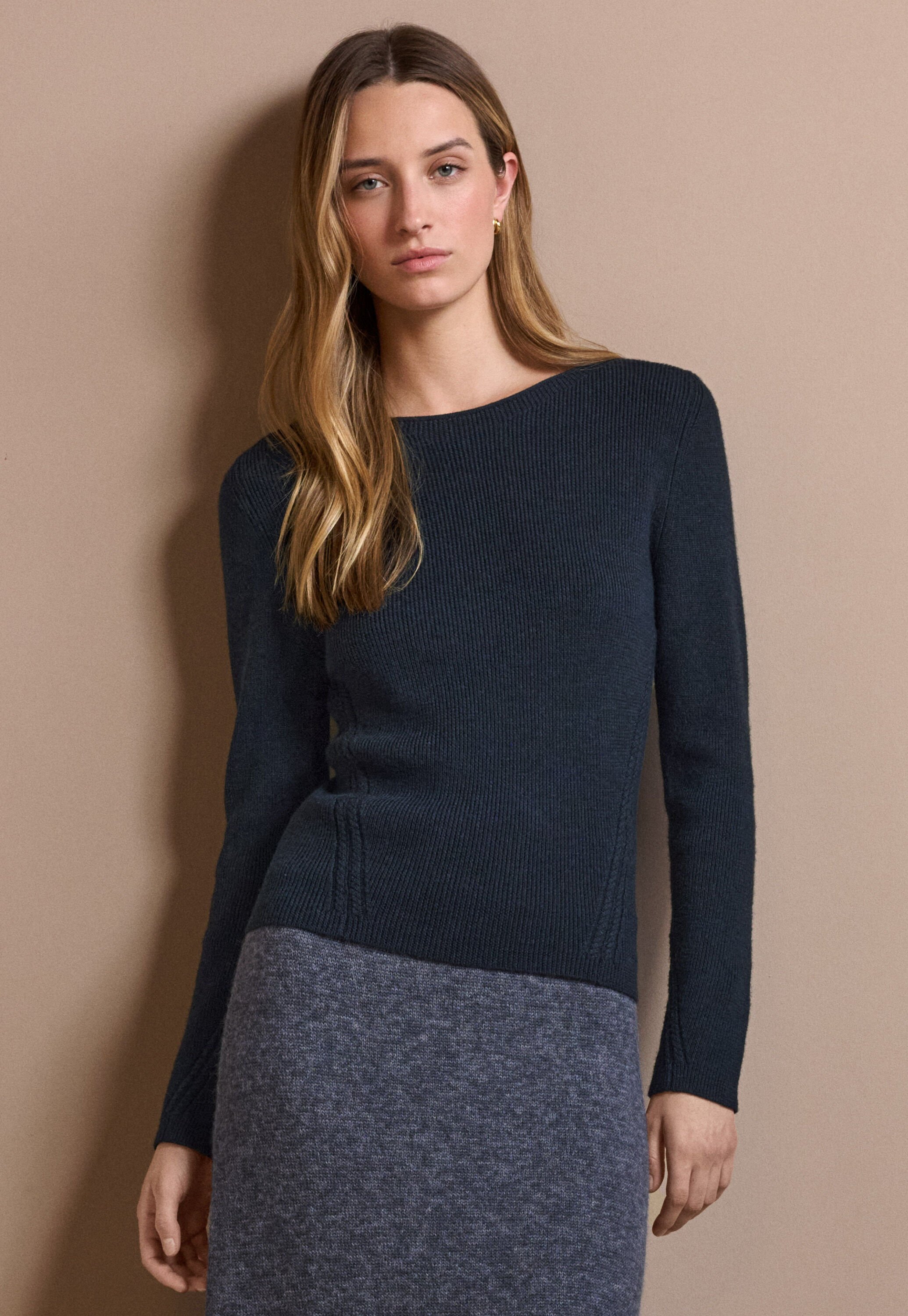 Kleid mit Peplum-Saum