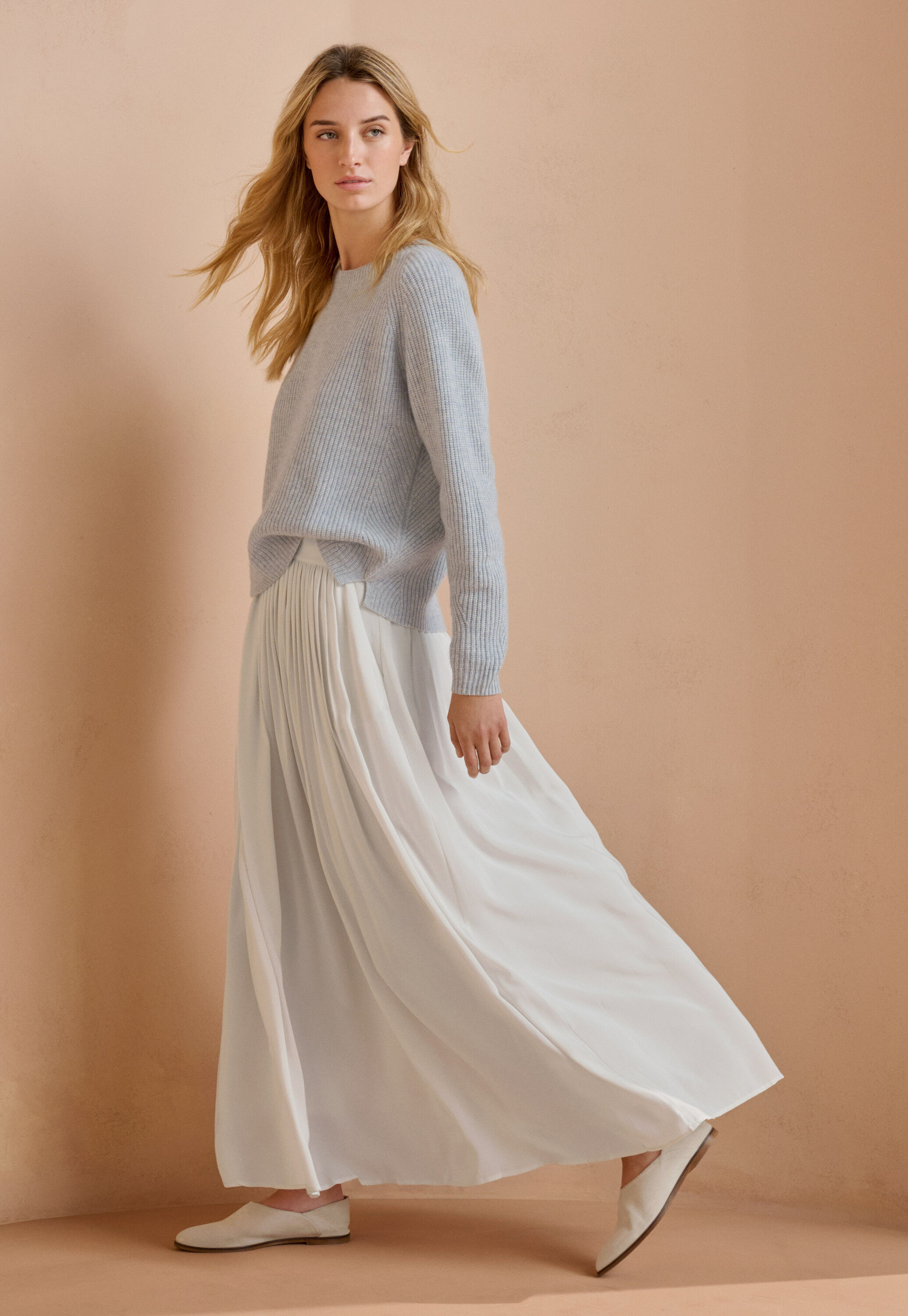 Gerippter Pullover mit Rundhalsausschnitt