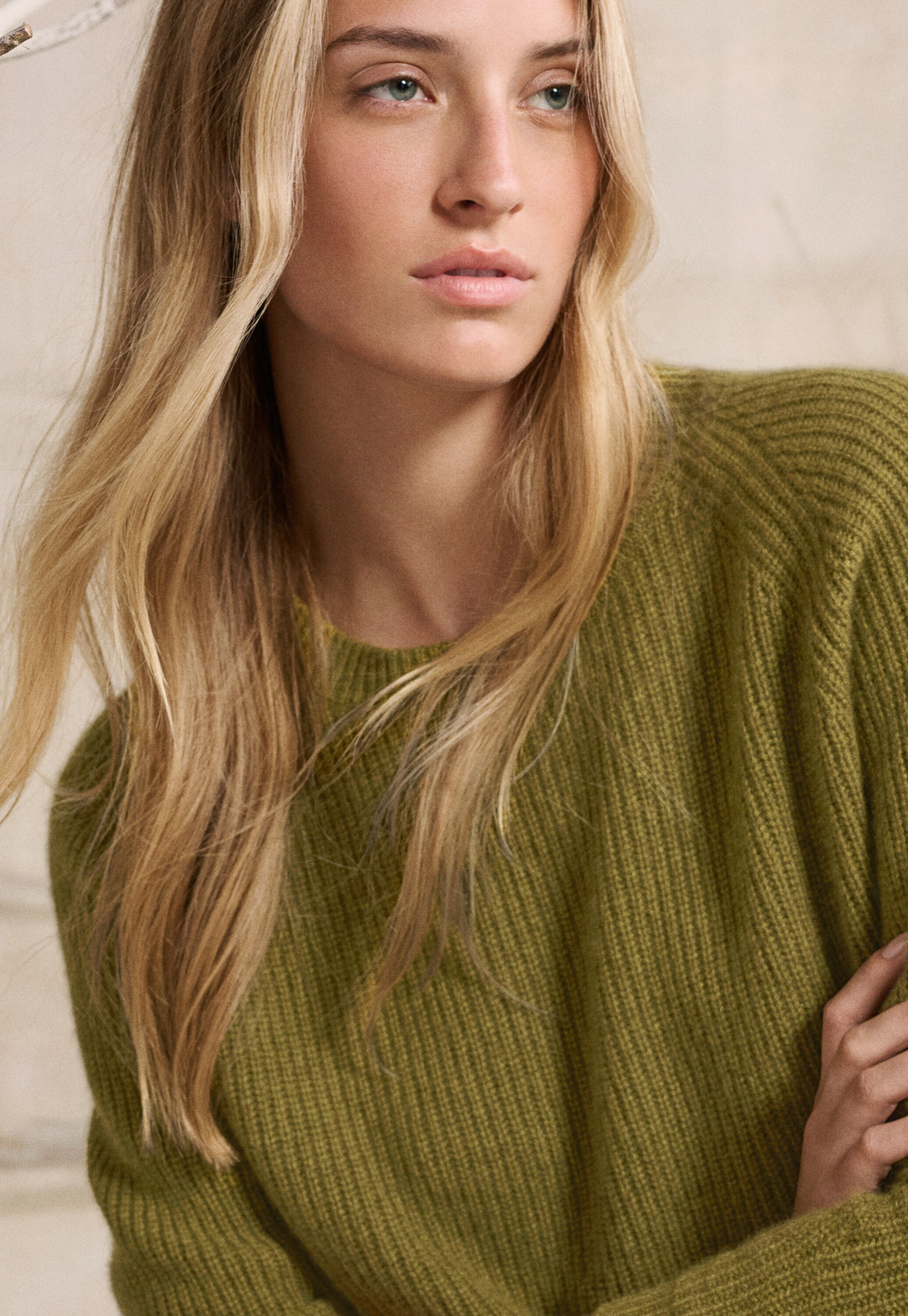 Gerippter Pullover mit Rundhalsausschnitt