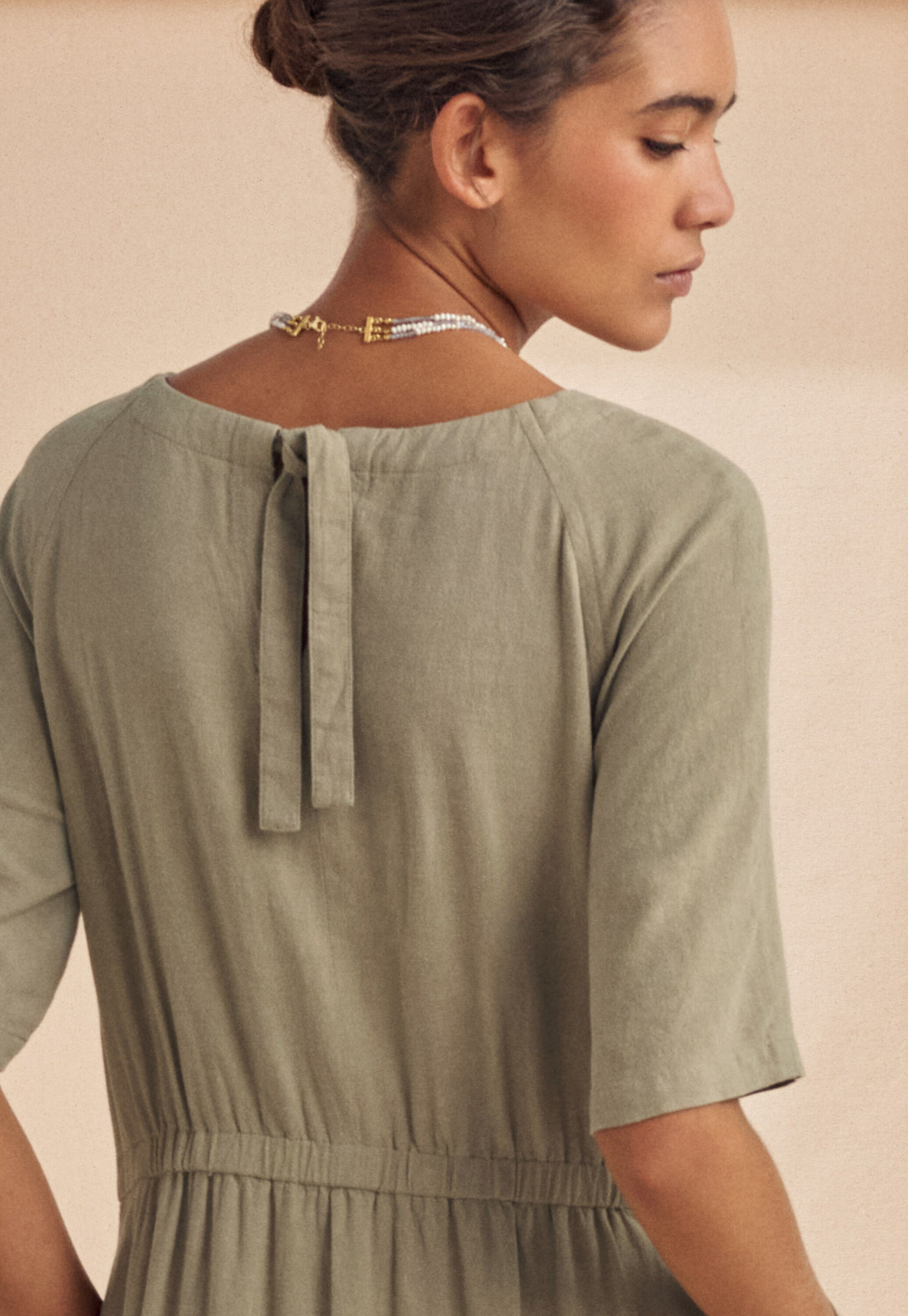 Bluse mit geschwungenen &Auml;rmeln