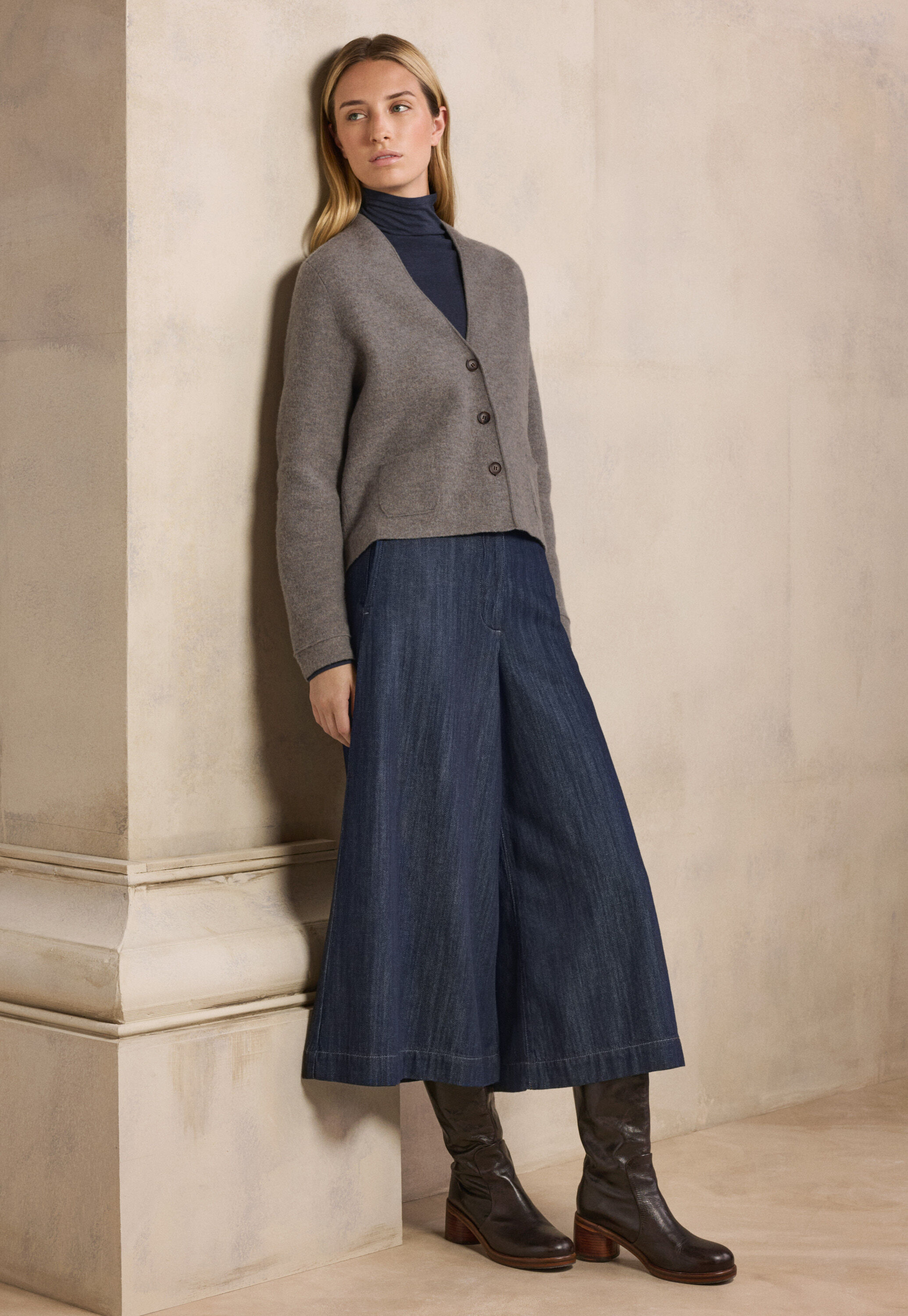 Kleid mit Peplum-Saum