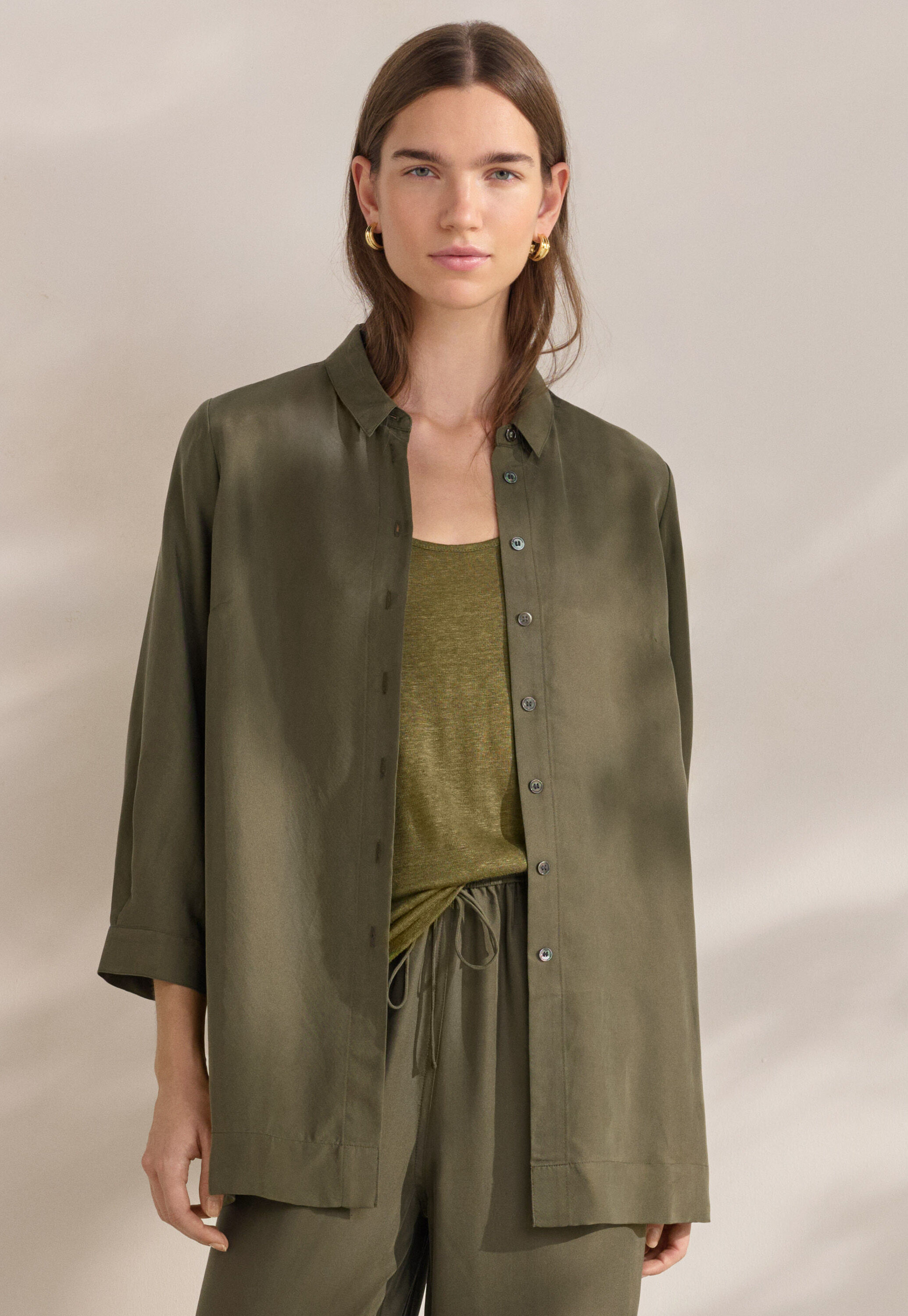 Bluse mit aufgesetzter Tasche