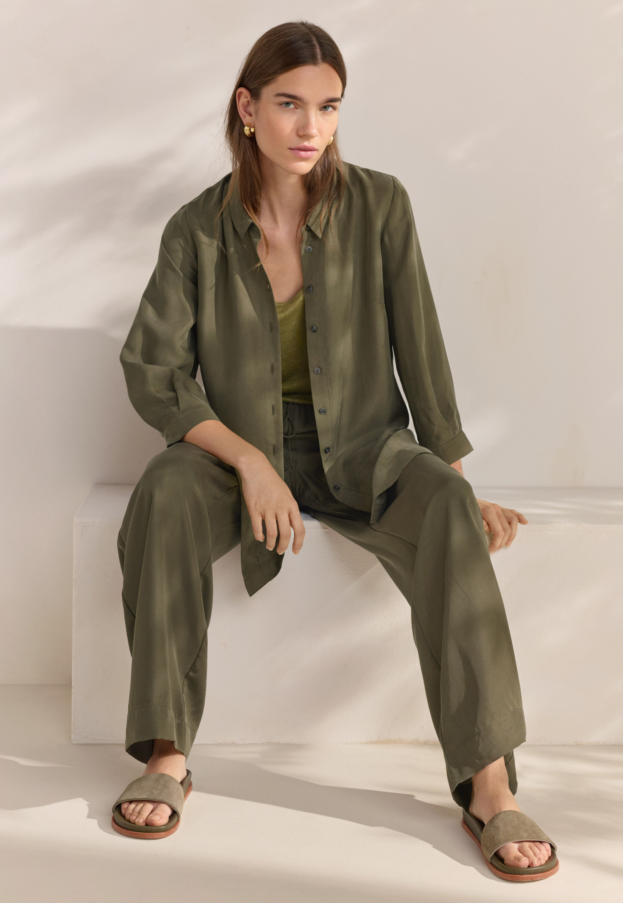 Bluse mit aufgesetzter Tasche