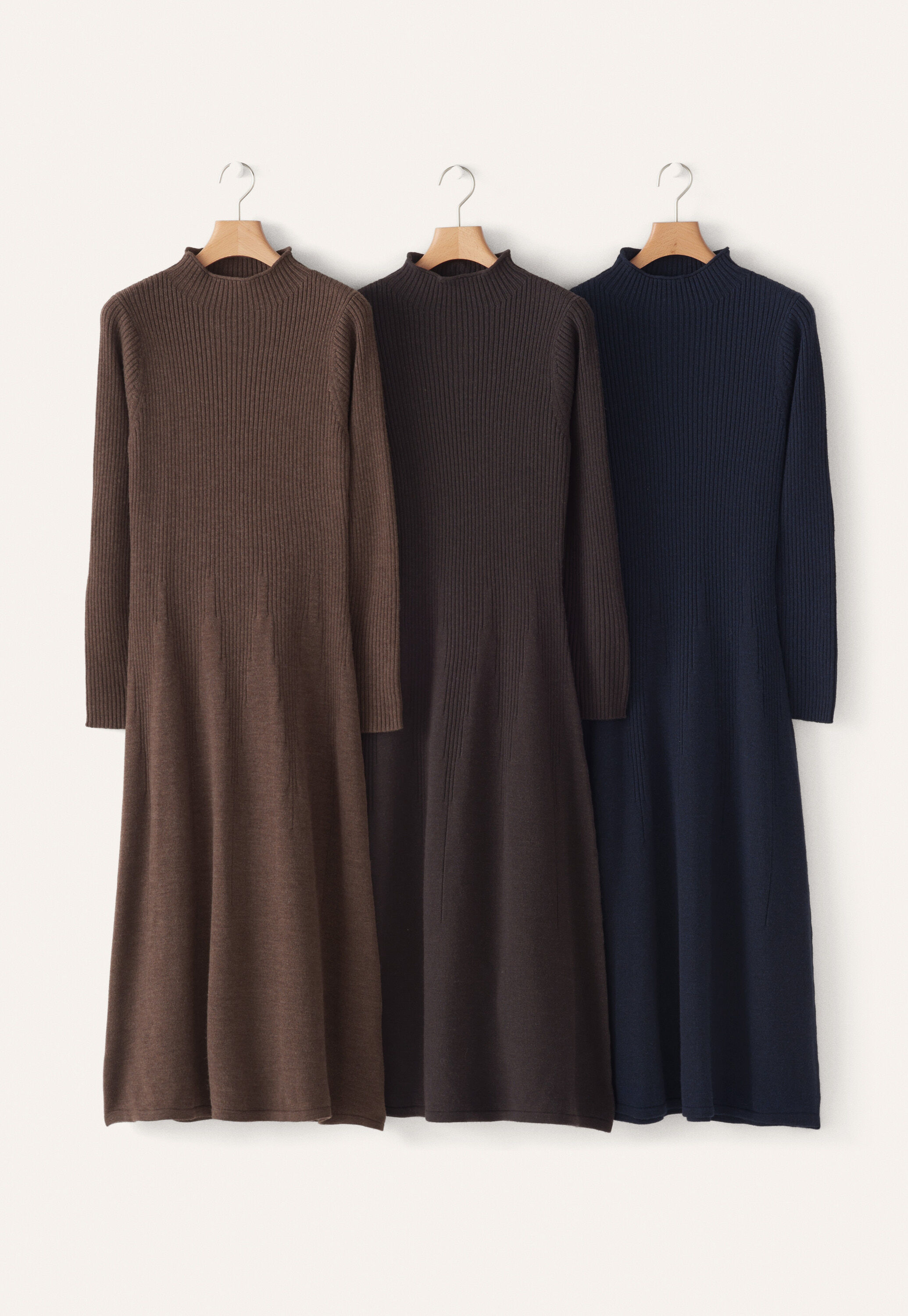 Kleid mit Peplum-Saum