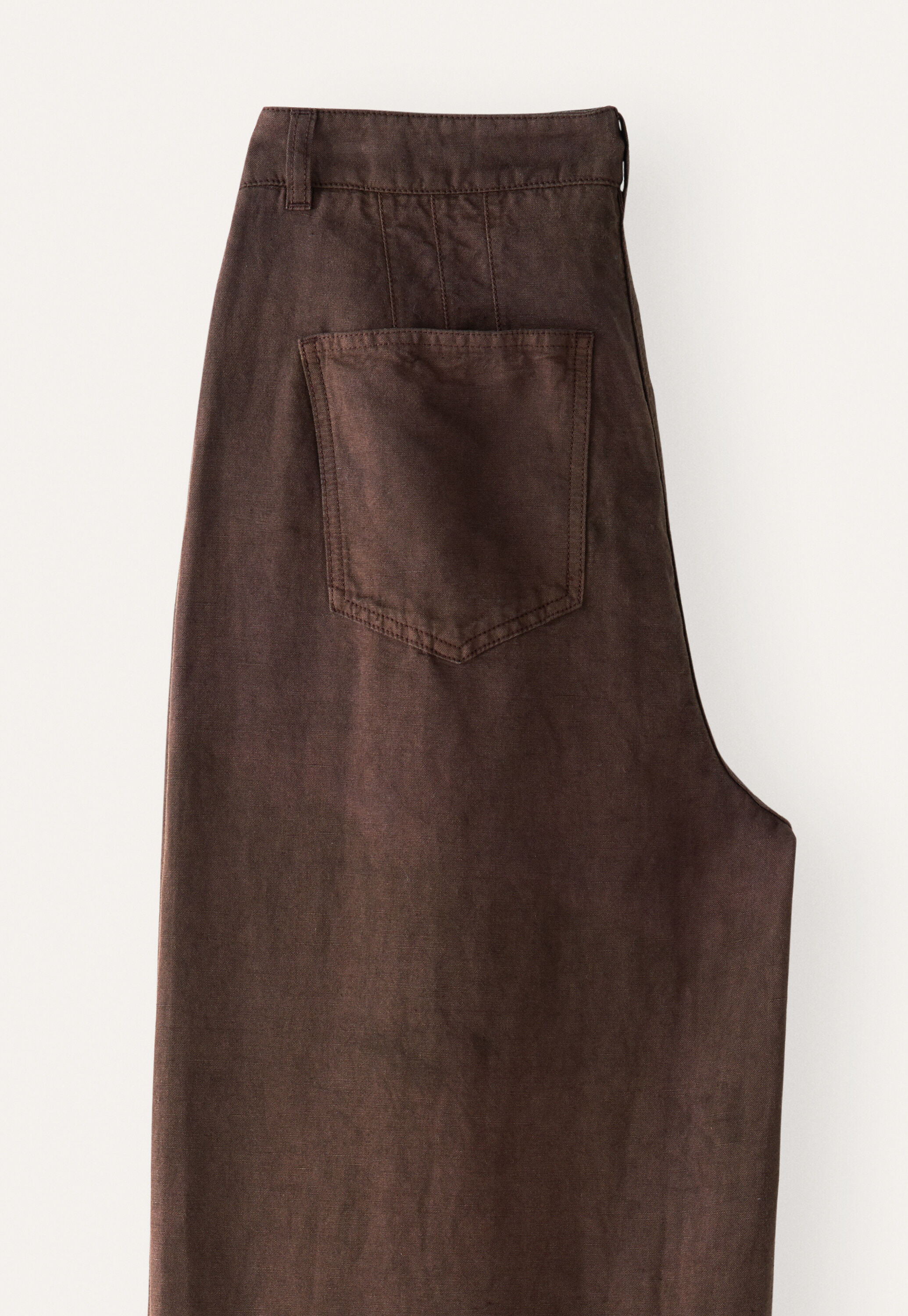 Jeans mit geschwungenen N&auml;hten