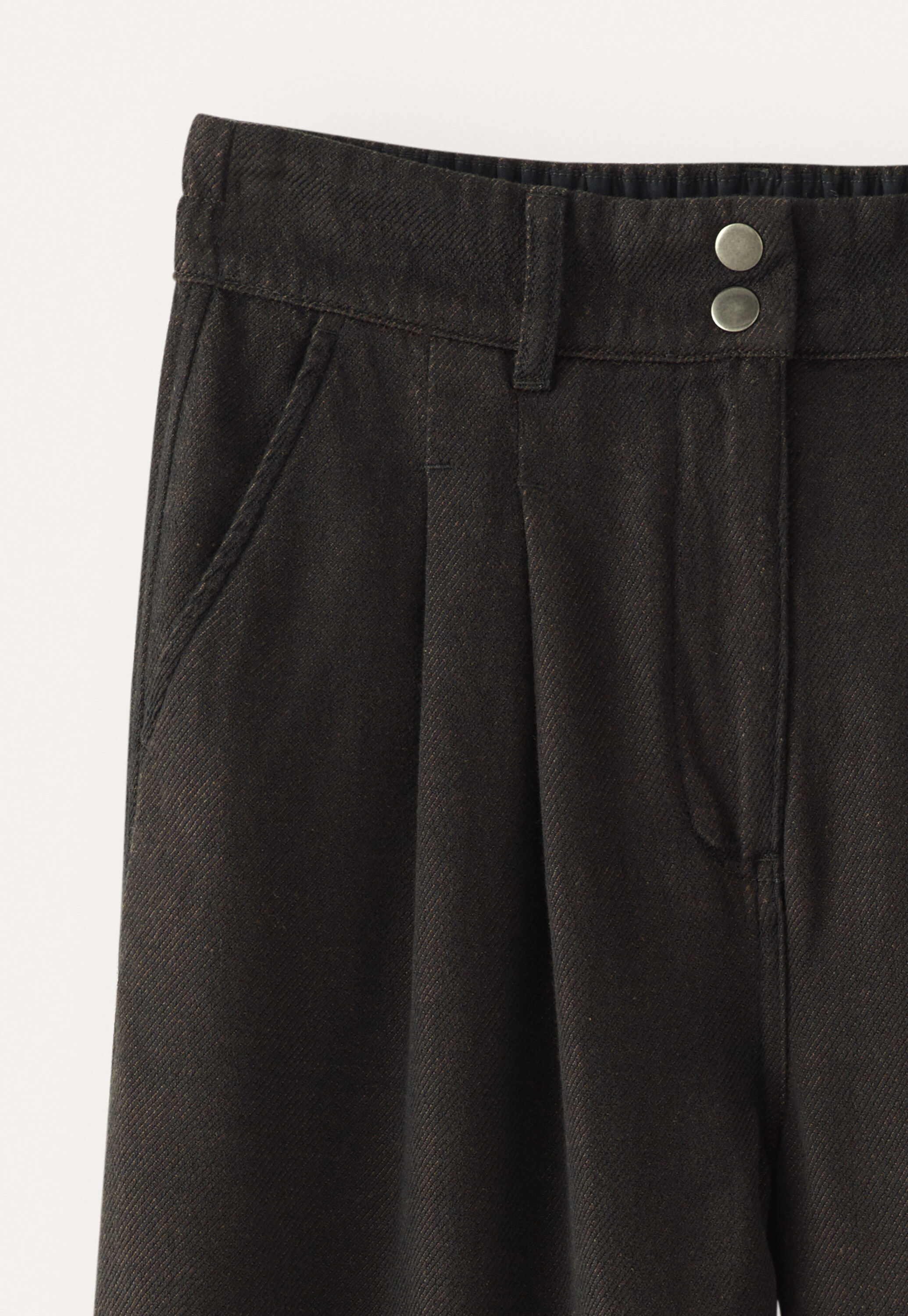 Schmal zulaufende Hose
