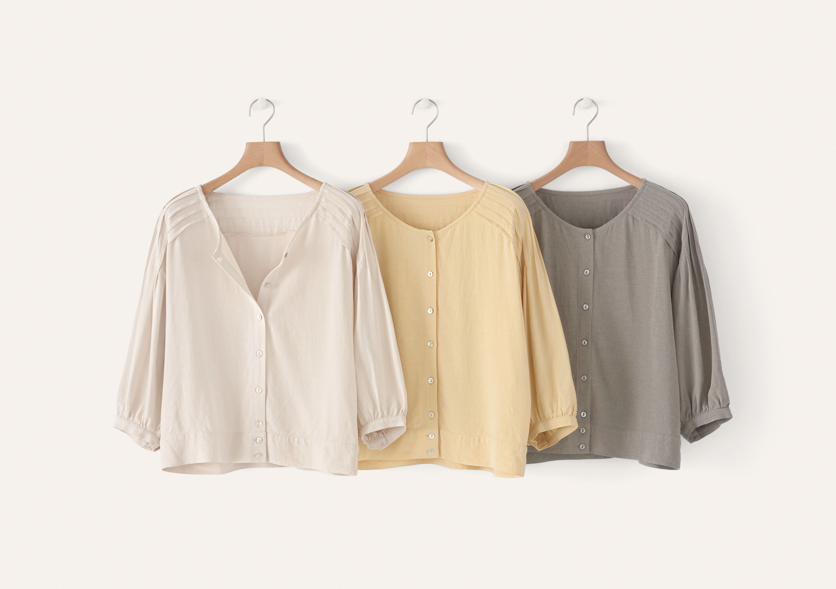 Bluse mit geschwungenen &Auml;rmeln