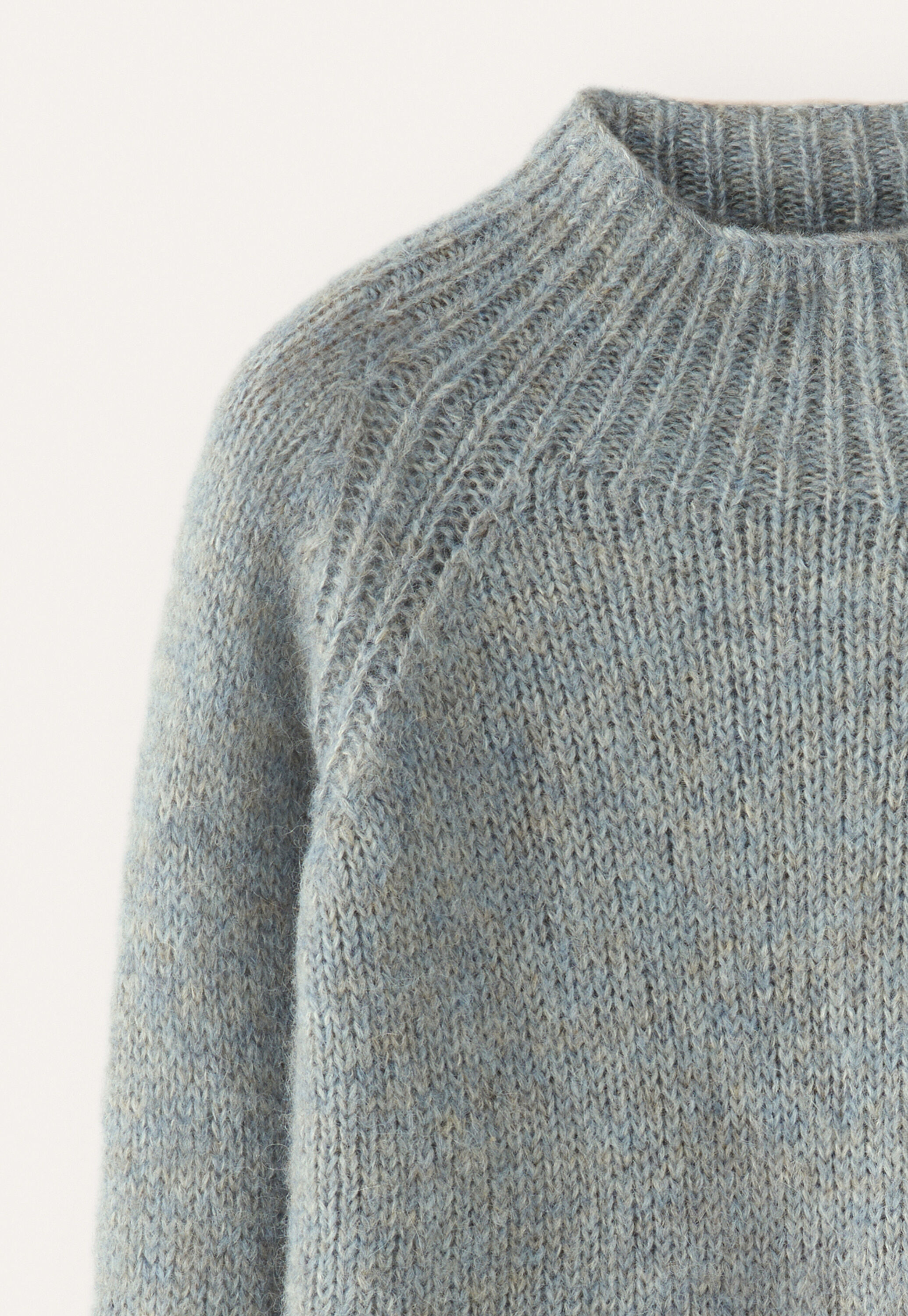 Raglanpullover mit Trichterkragen, Frostiges Blau, large