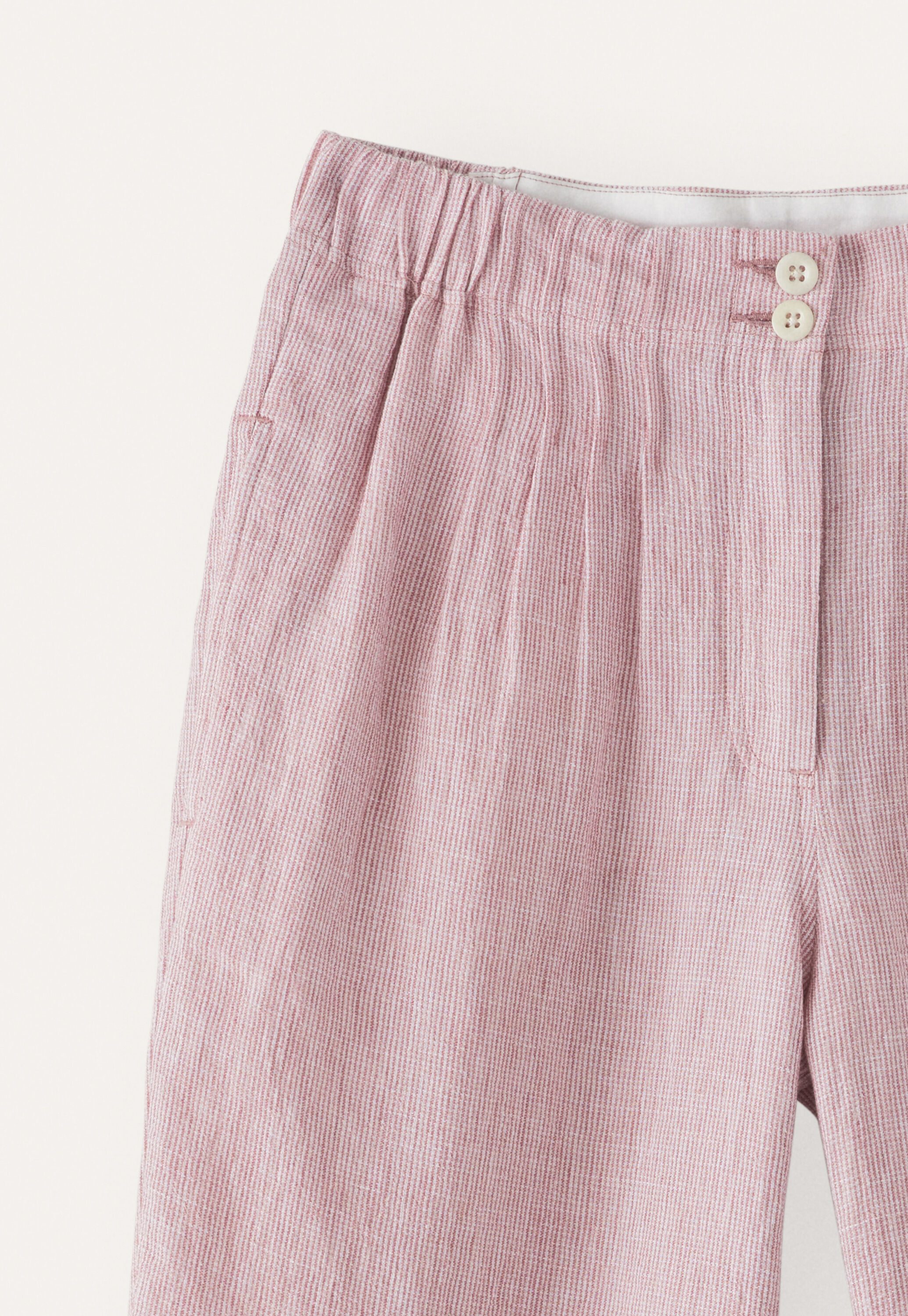 Schmal zulaufende Hose