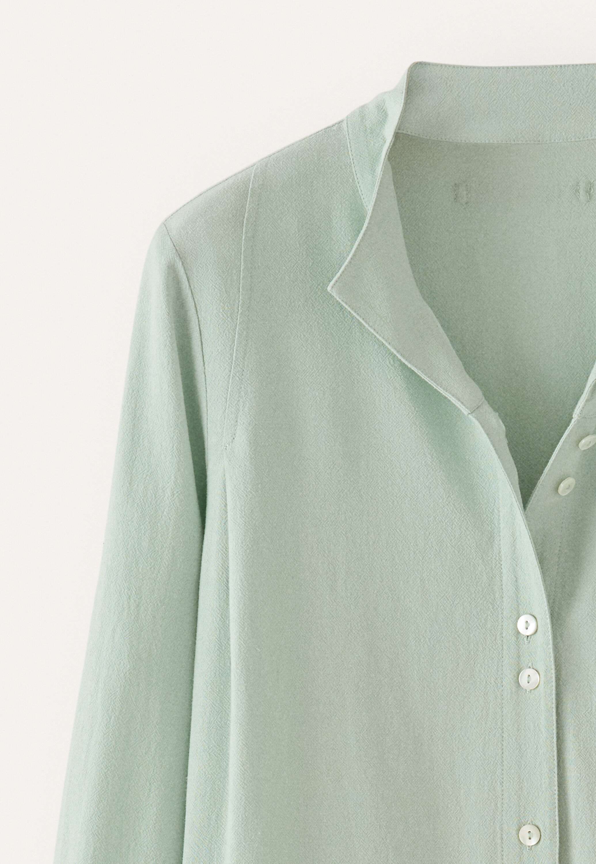 Bluse mit Trichterkragen