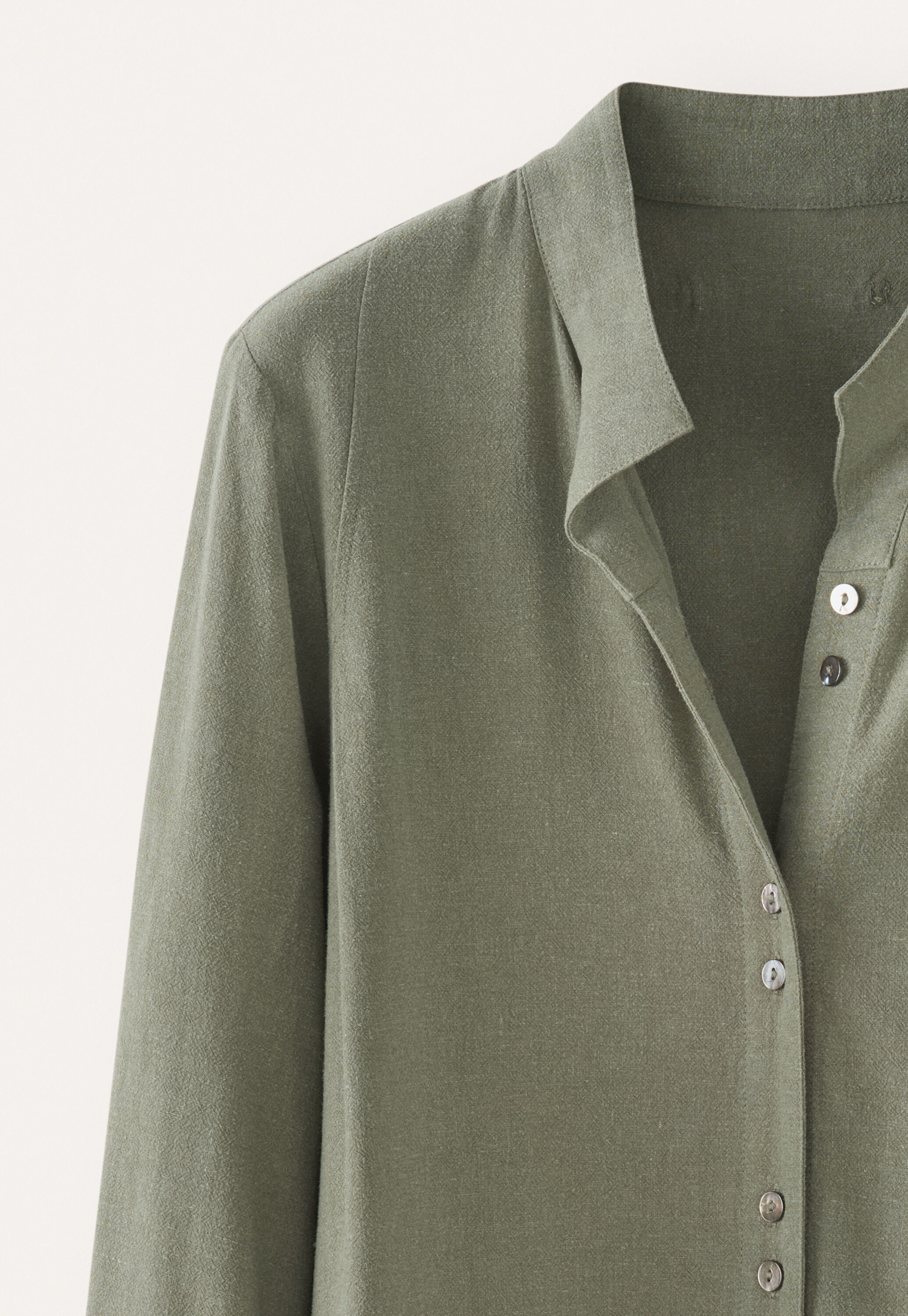 Bluse mit Trichterkragen