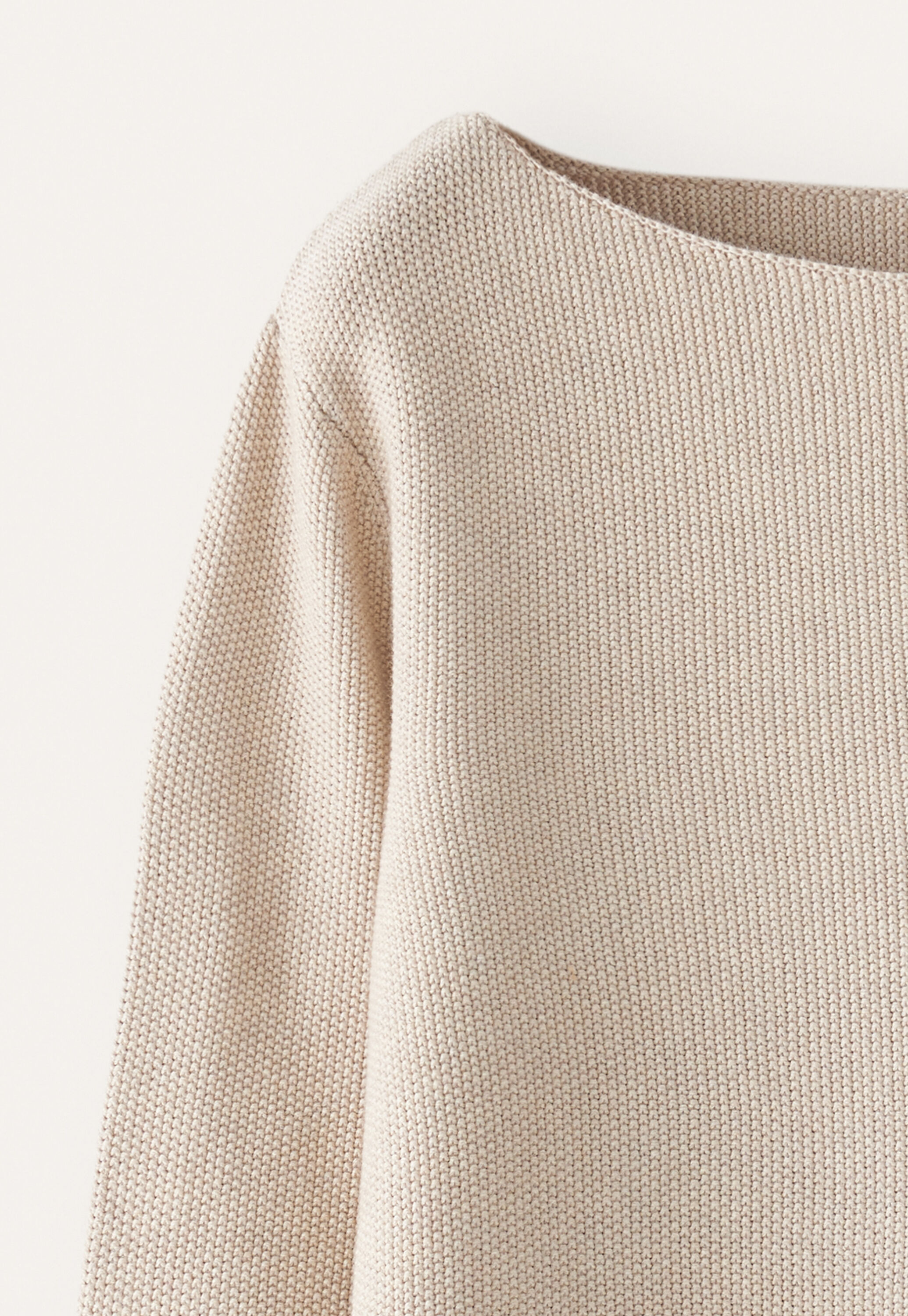 Pullover mit U-Boot-Ausschnitt
