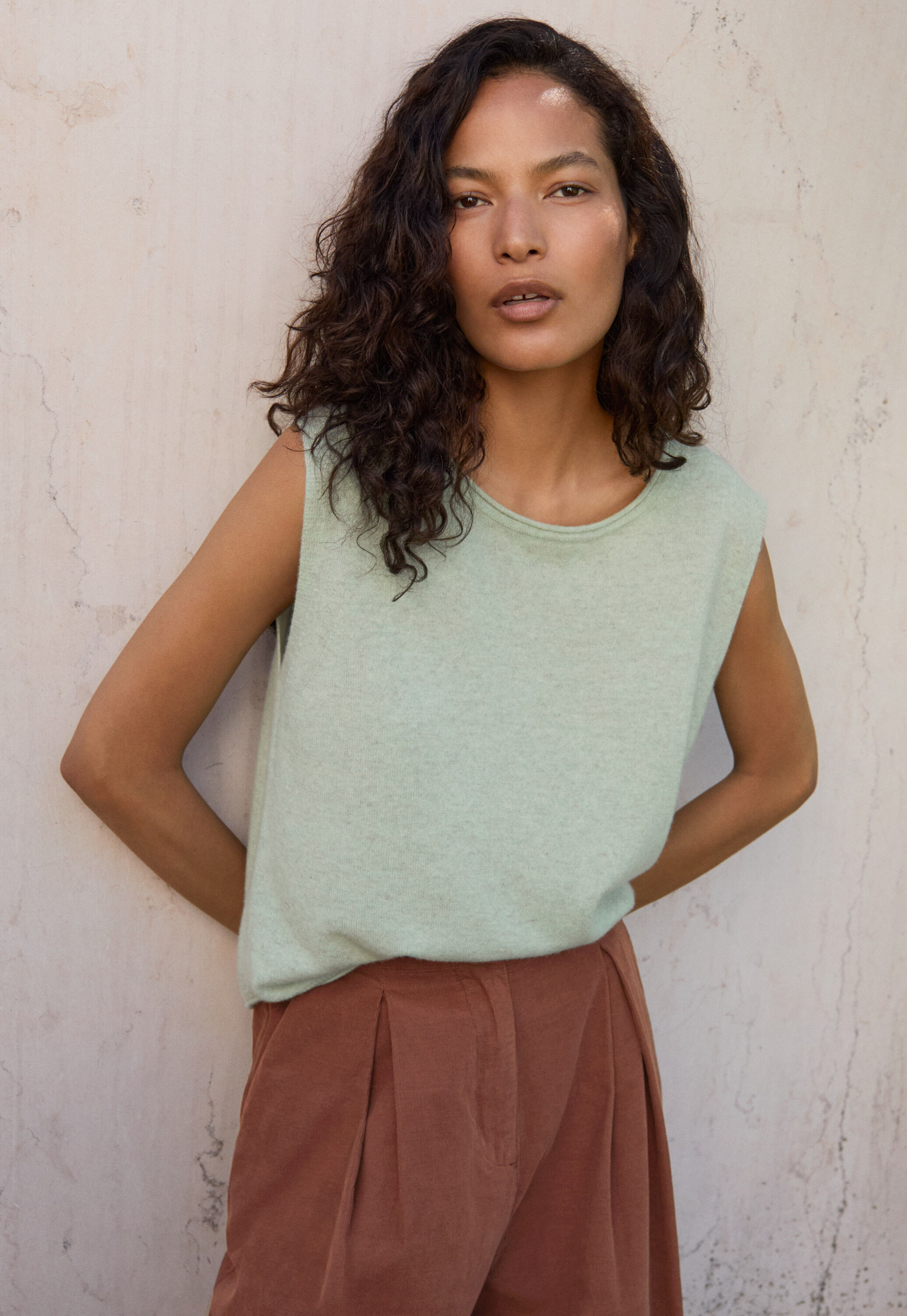 &Auml;rmelloser Strickpullover