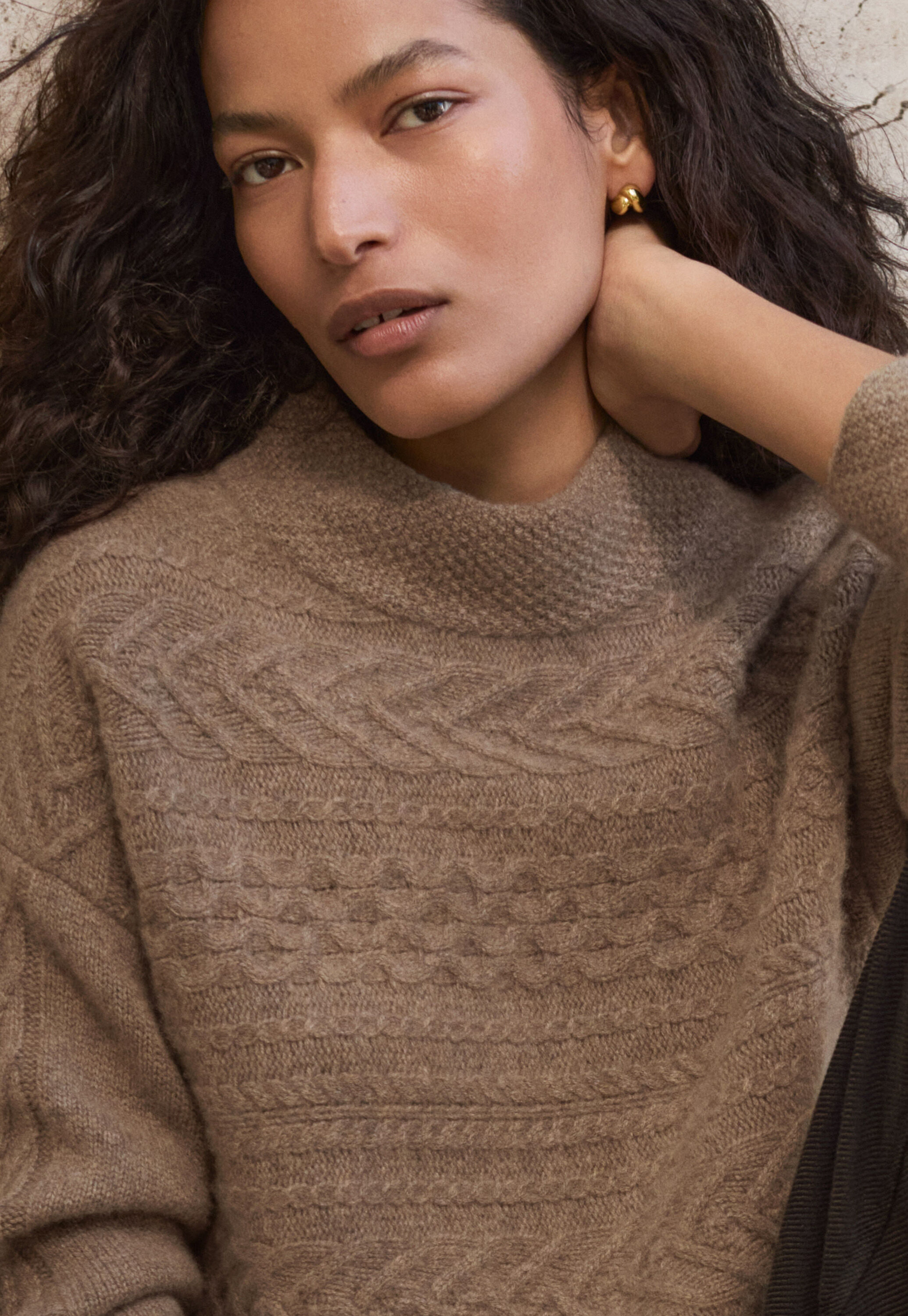 Pullover mit Zopfmuster