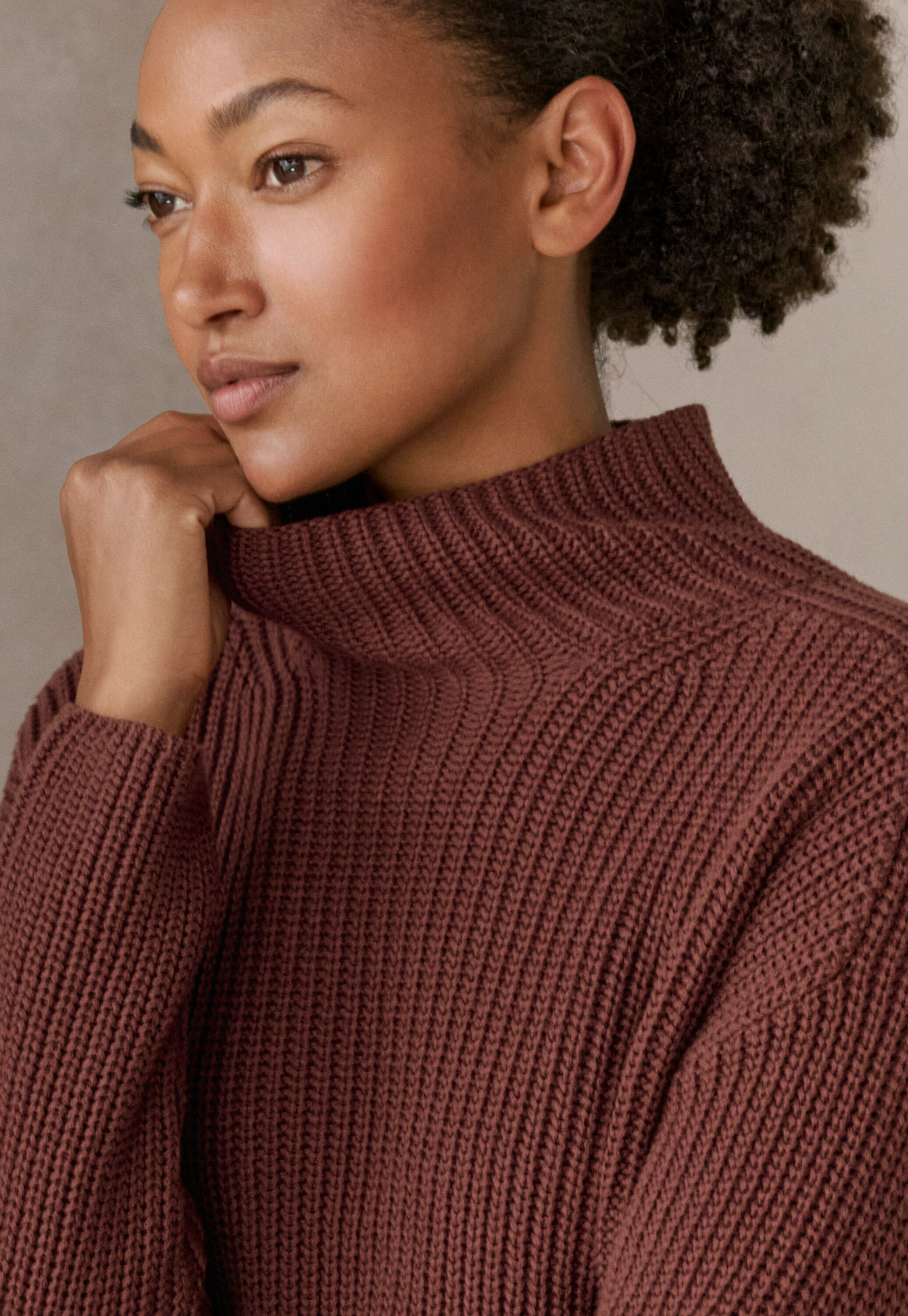 Pullover mit Trichterkragen