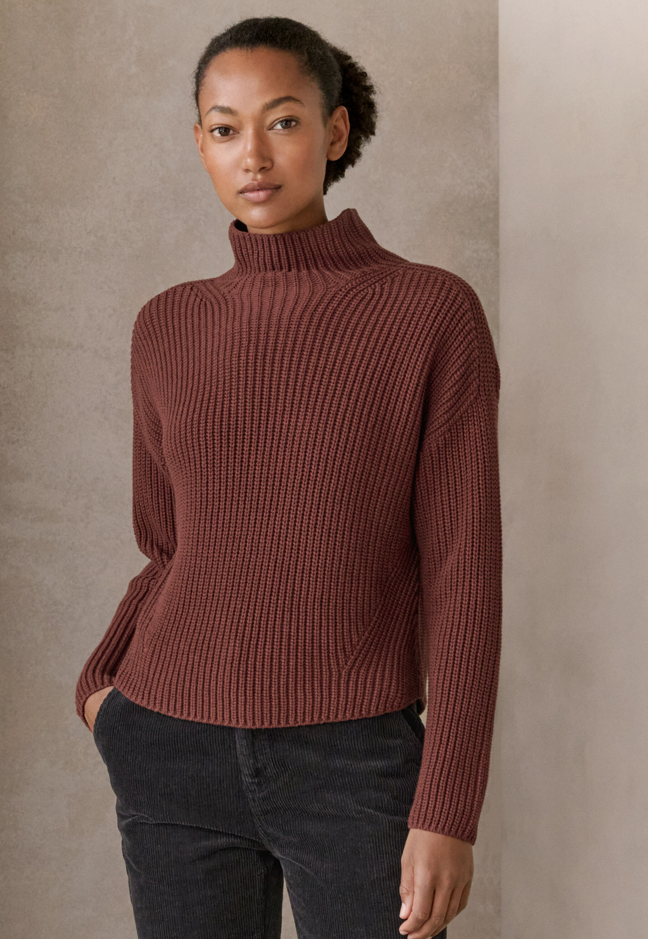 Pullover mit Trichterkragen