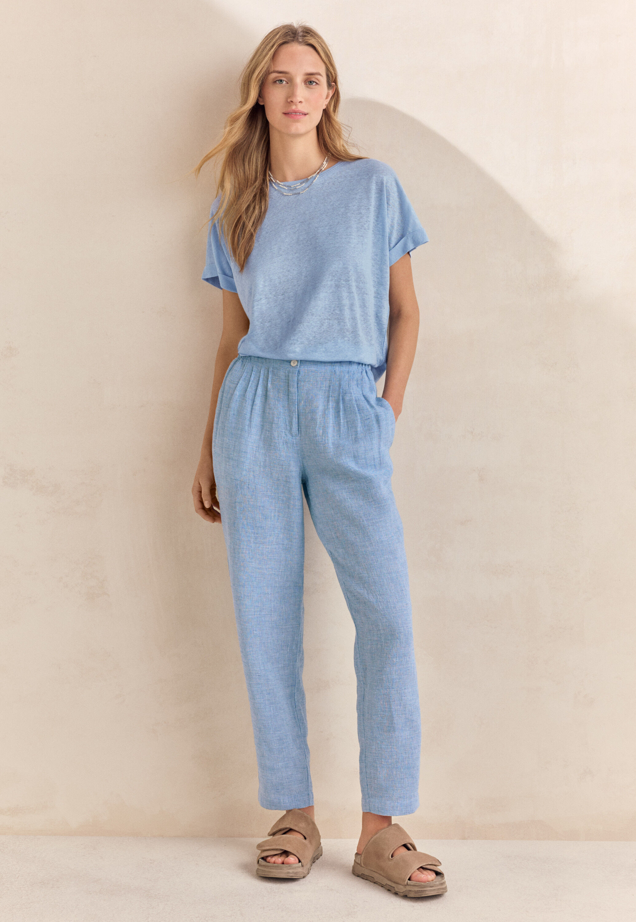Schmal zulaufende Hose