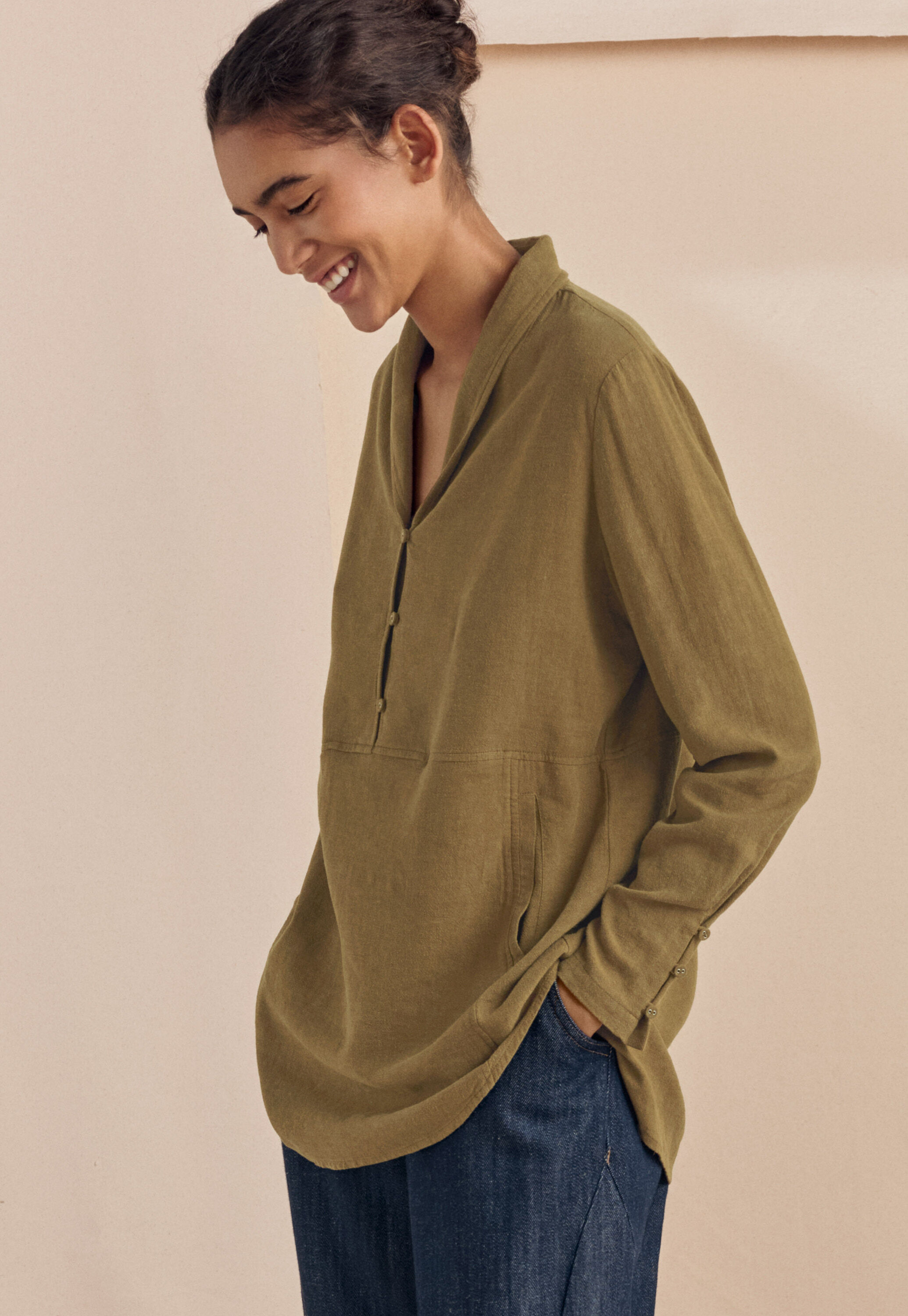 Bluse mit Schalkragen