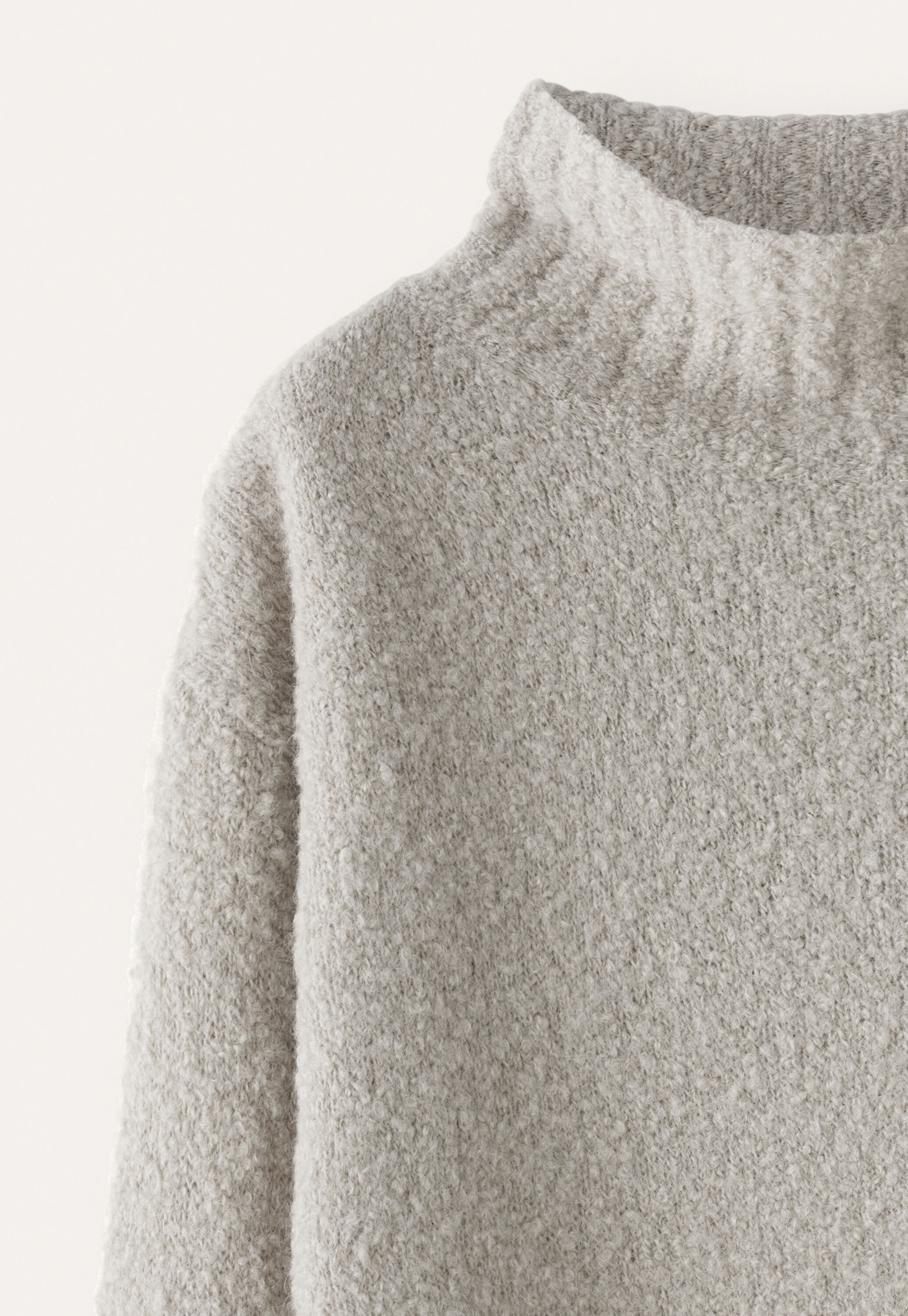 Pullover mit Trichterkragen