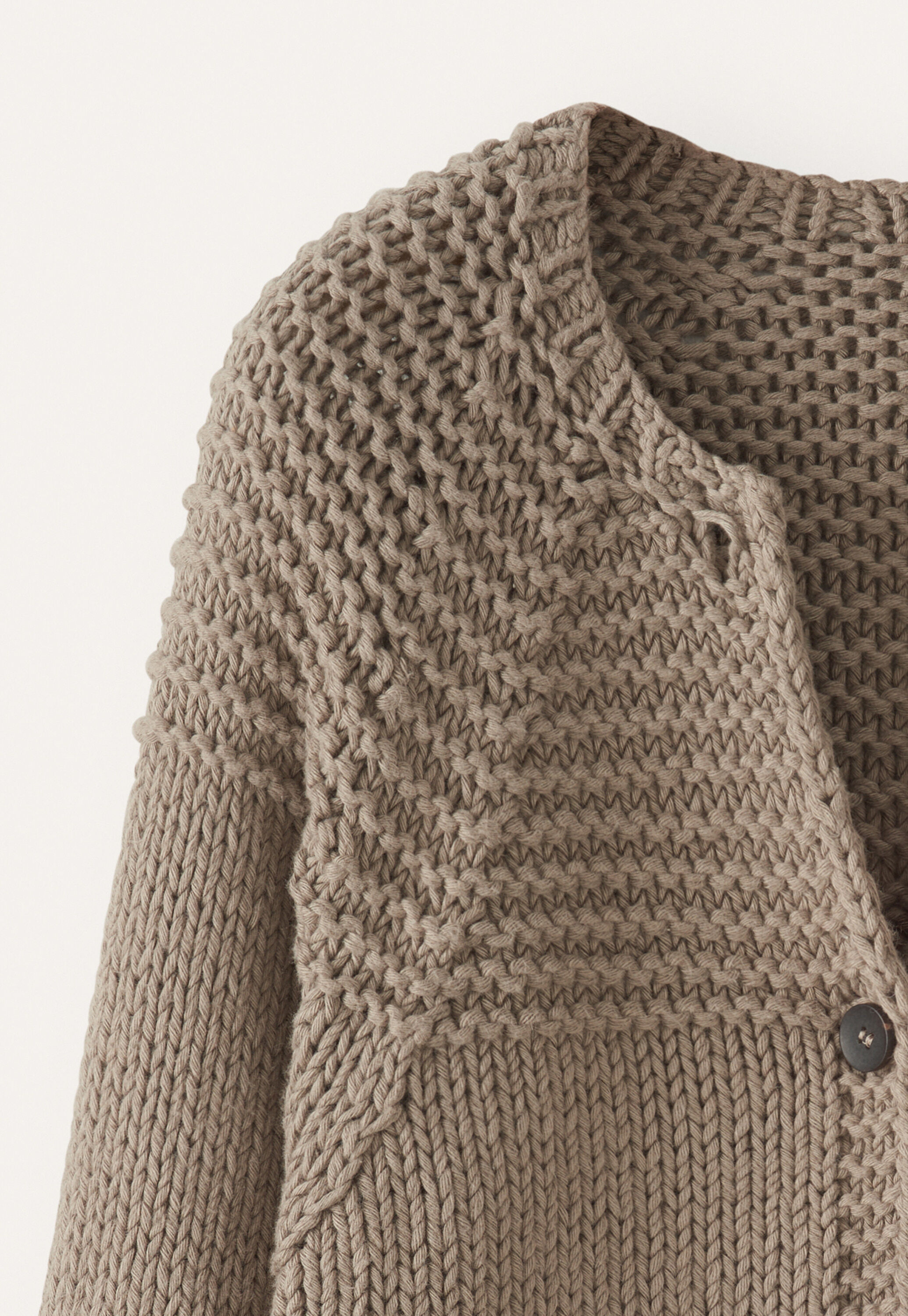 Handgestrickter Cardigan