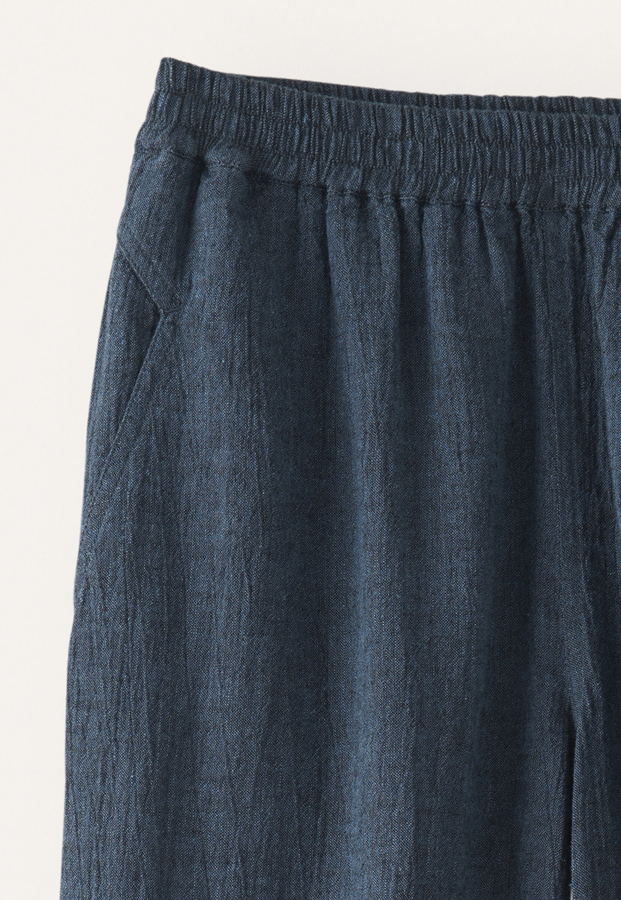 Schmal zulaufende Crinkle-Hose