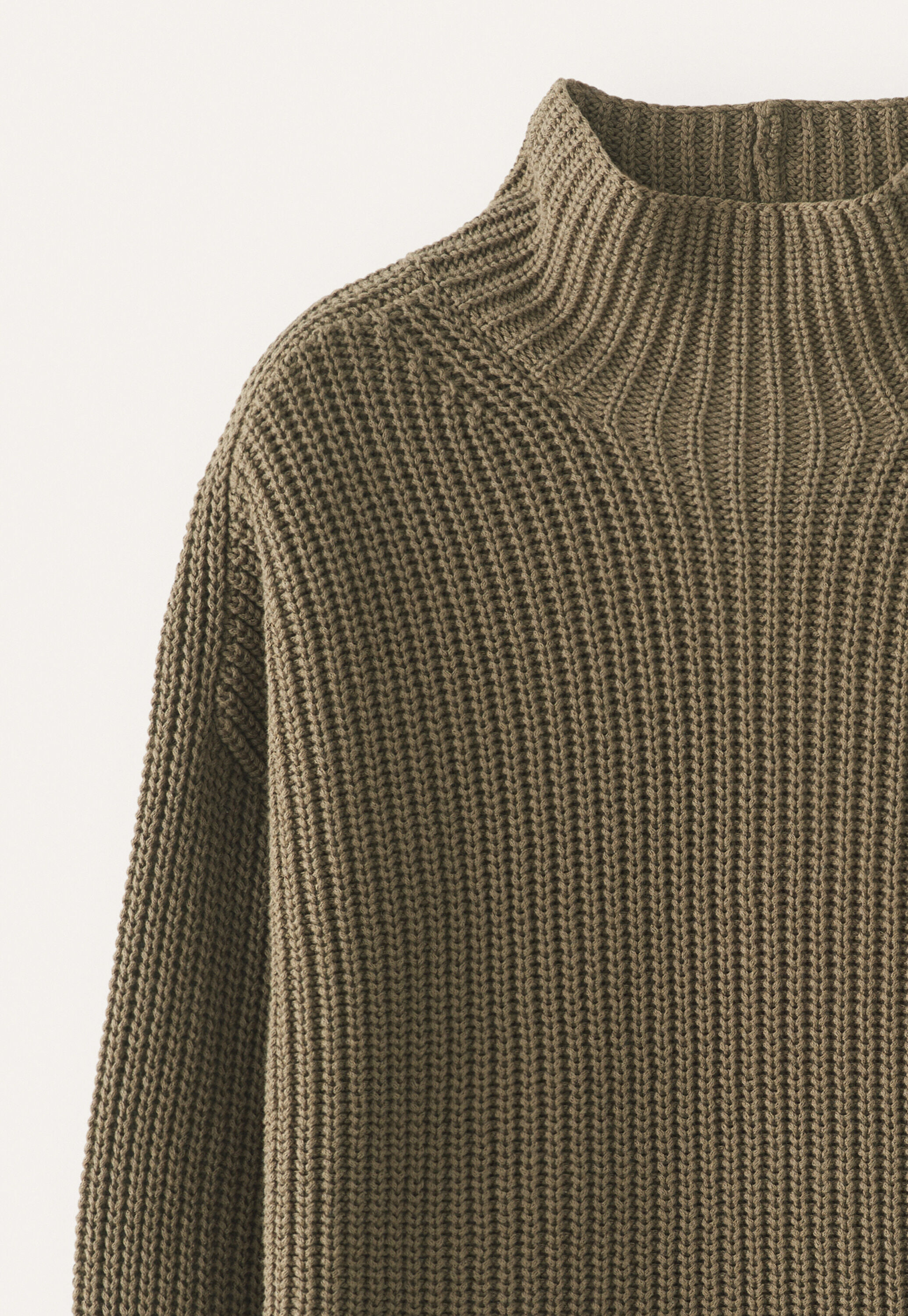 Pullover mit Trichterkragen