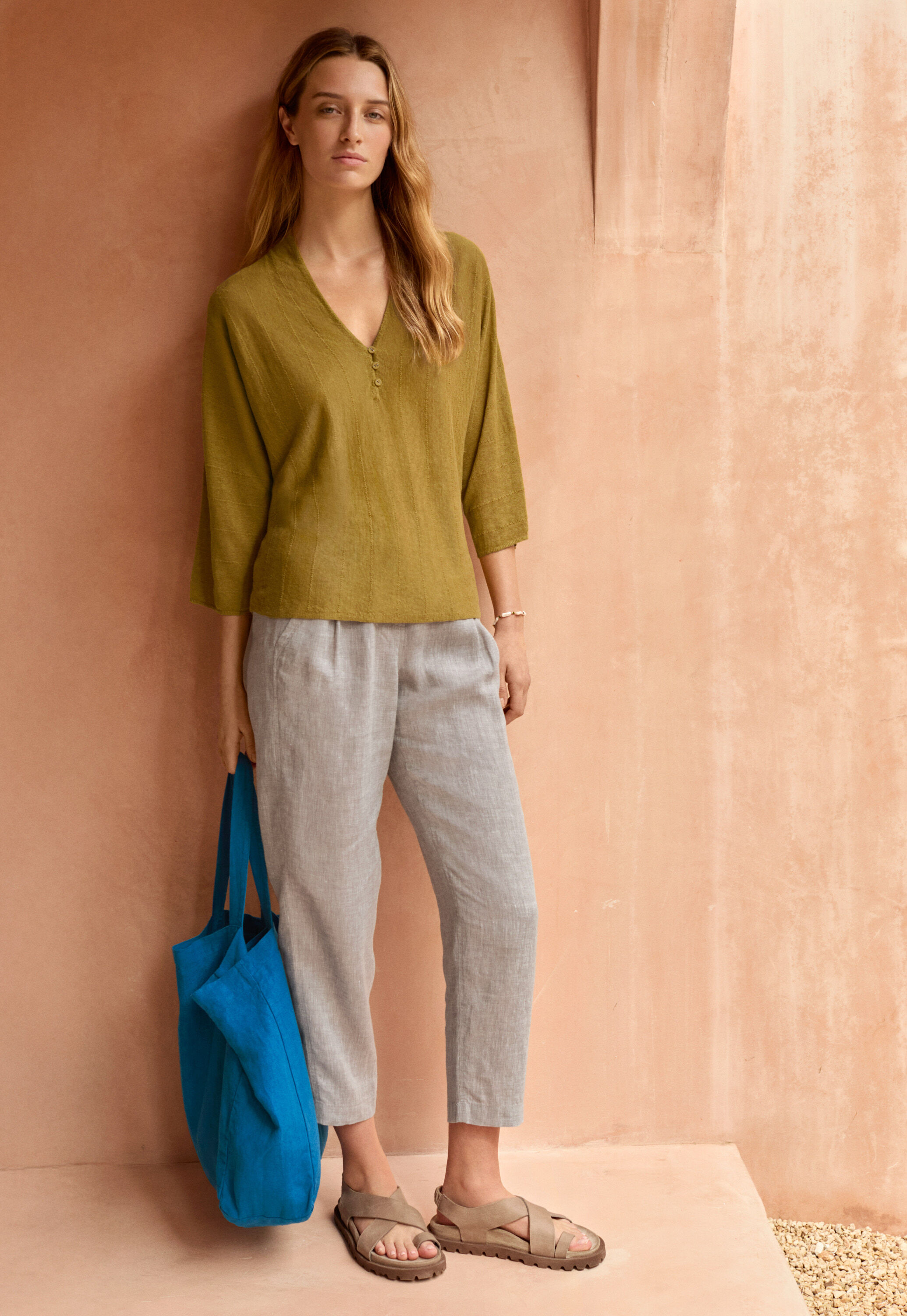 K&uuml;rzere, schmal zulaufende Hose