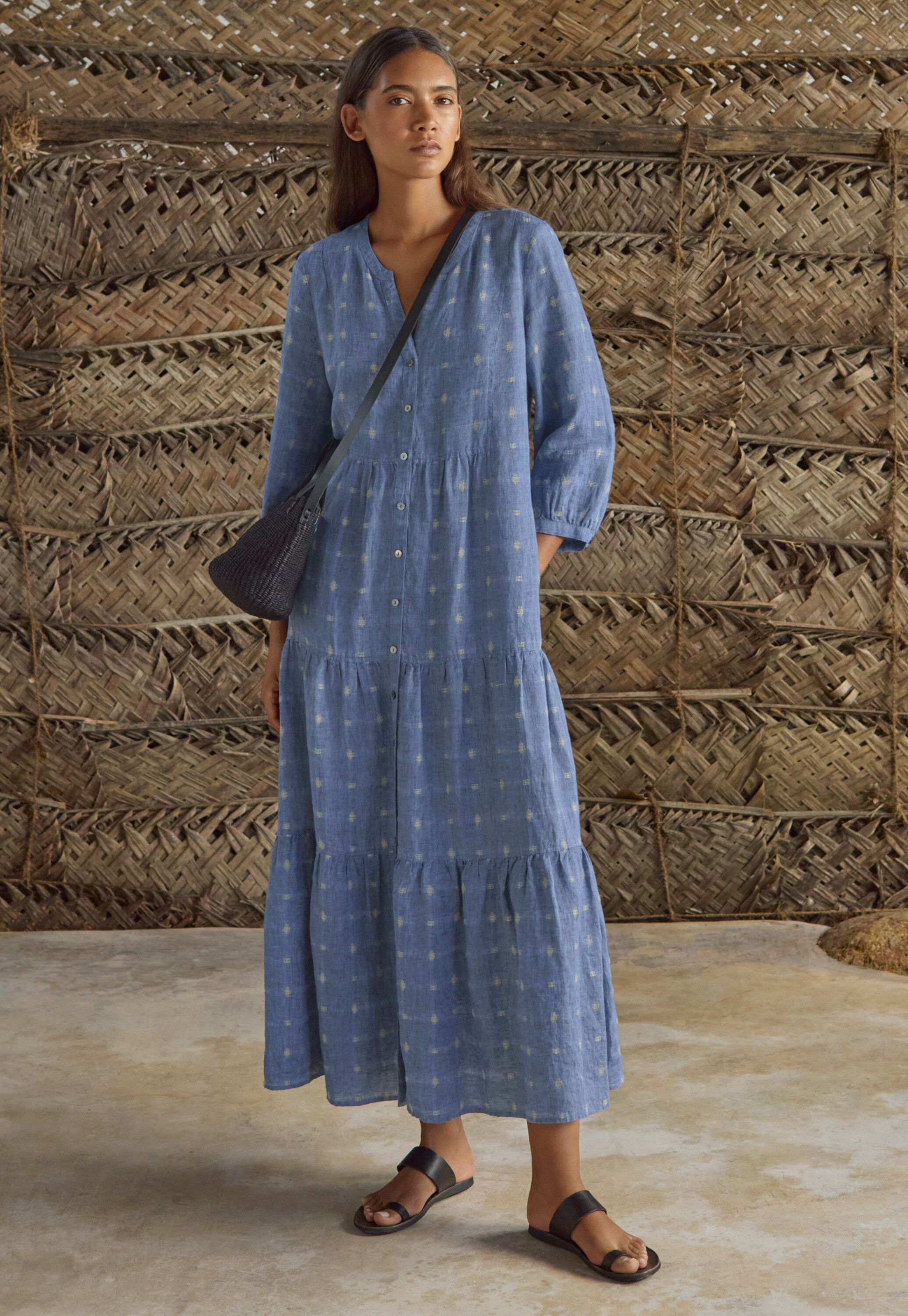 Kleid aus geklipptem Dobby-Gewebe