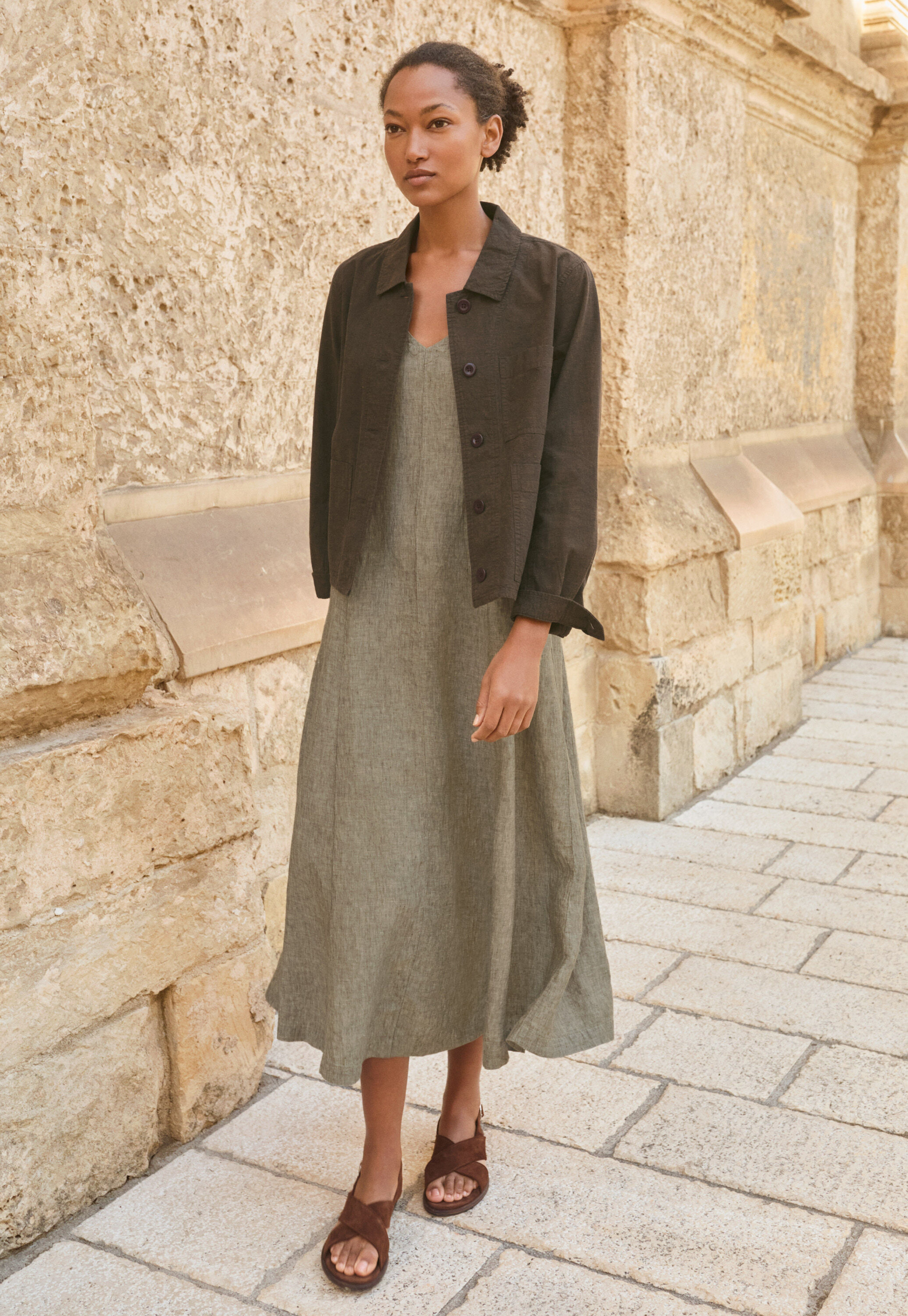 Kleid mit V-Ausschnitt