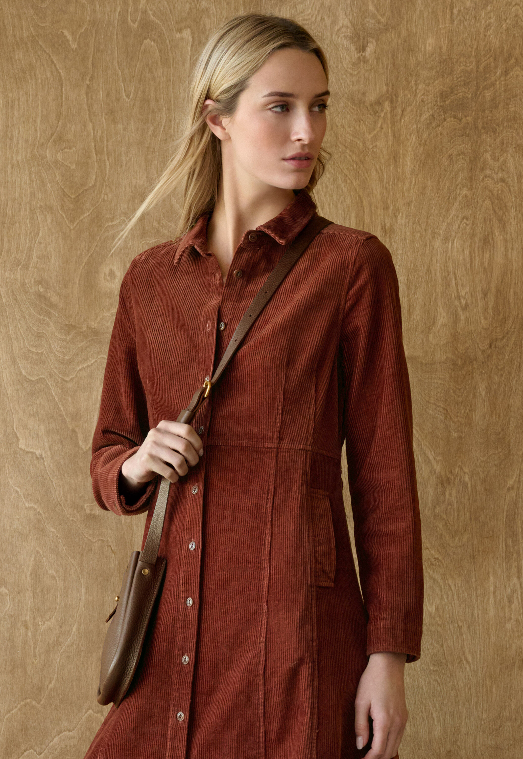 Kleid mit Eins&auml;tzen