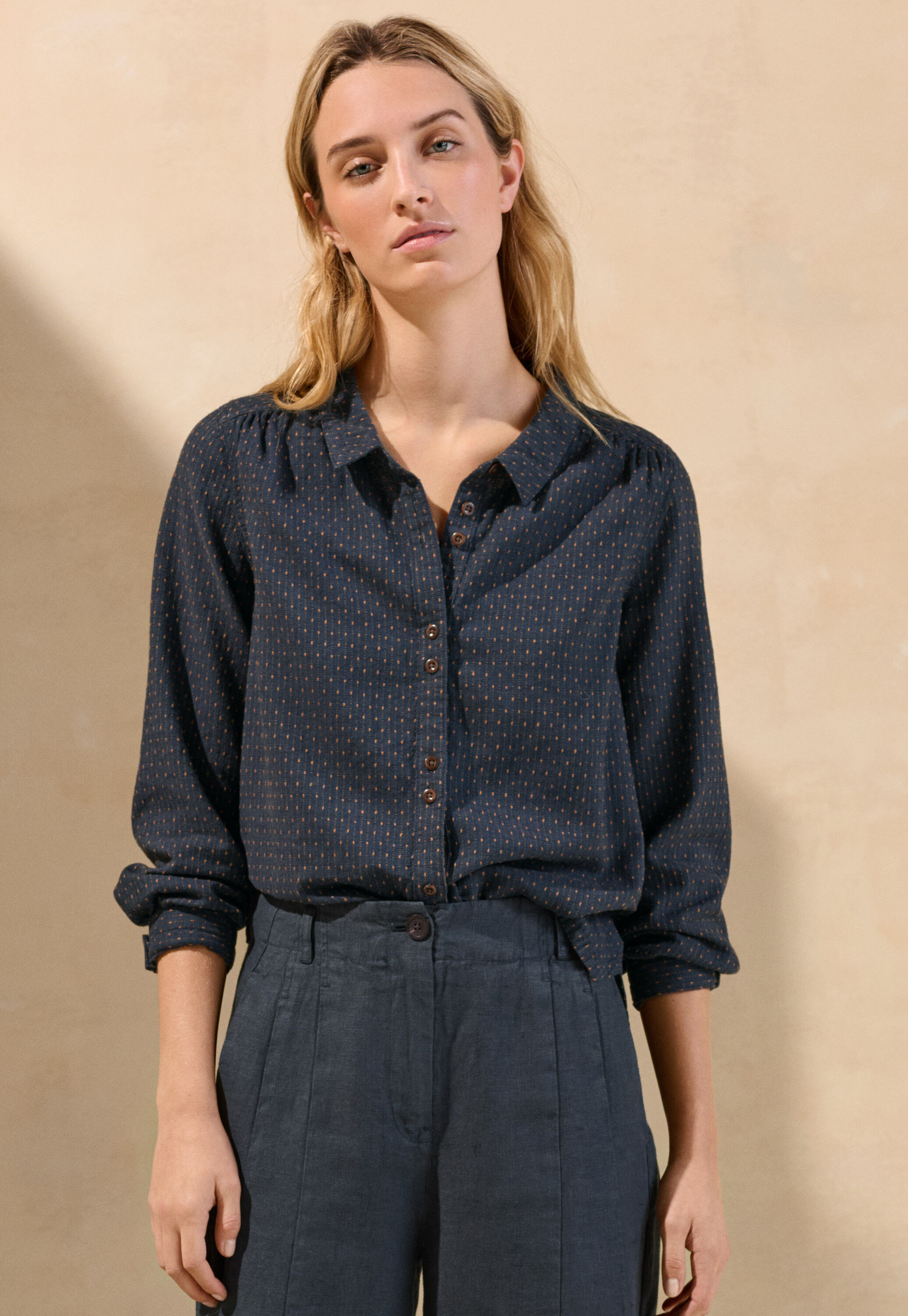 Bluse in Strichmuster-Webung