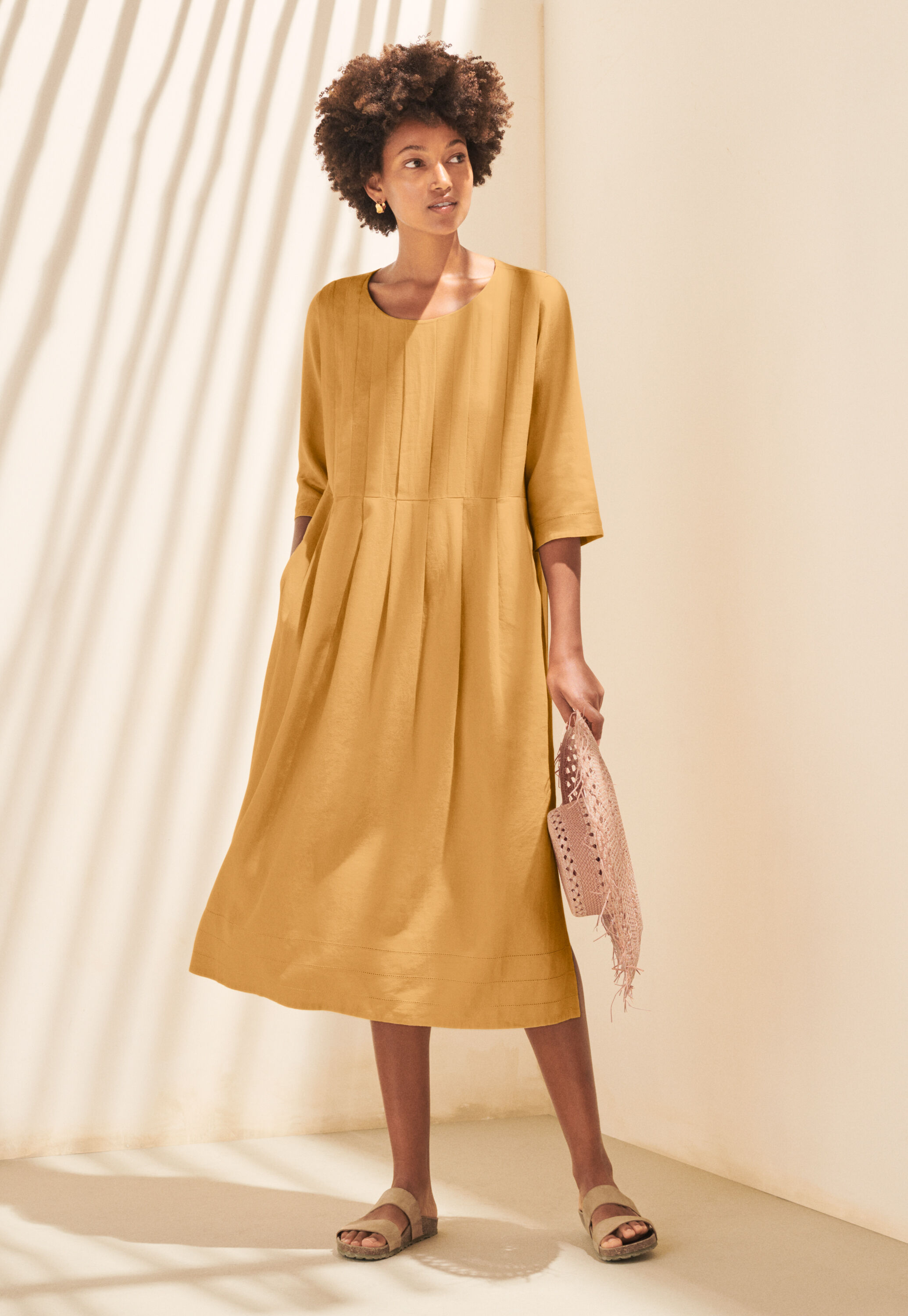 Kleid mit U-Ausschnitt